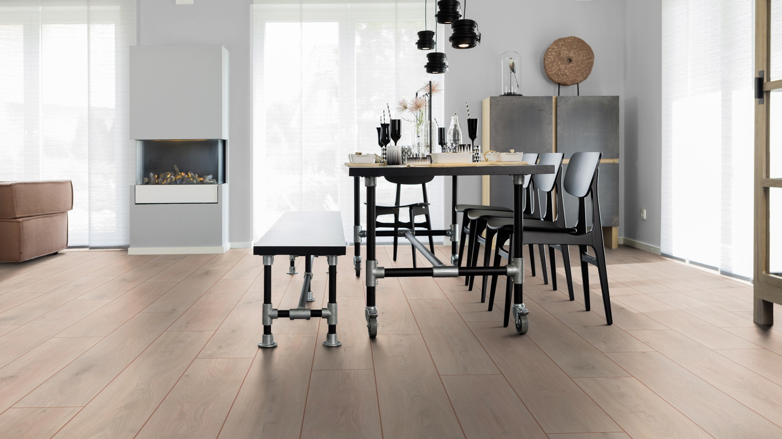 Milieubild Esszimmer mit Kamin - wineo MLP309R