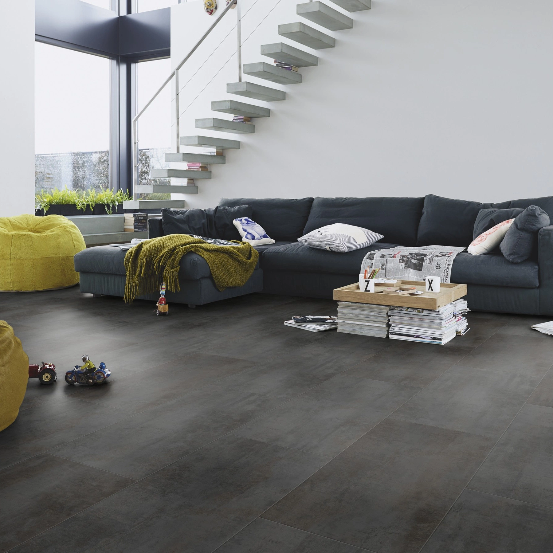 Milieubild Modernes Wohnzimmer mit Kamin - MEISTER Laminat LB 150 Copper Iron Milieubild Modernes Wohnzimmer mit Kamin - MEISTER 600003-0857398-06857