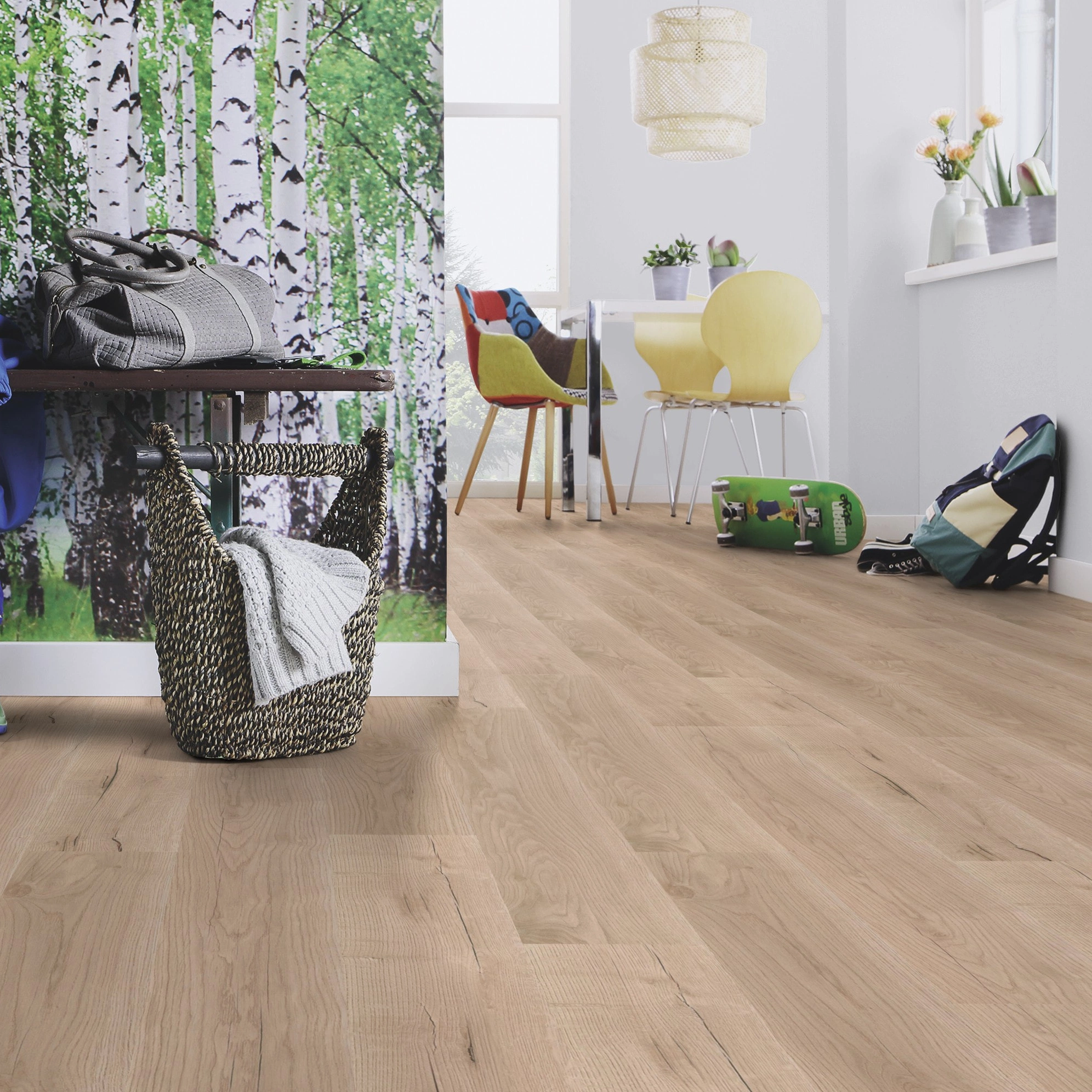 Milieubild Esszimmer mit Flur und Sitzbank - wineo Klick-Bioboden PURLINE wineo 1000 wood L Comfort Oak Sand Milieubild Esszimmer mit Flur und Sitzbank - wineo PLC298R