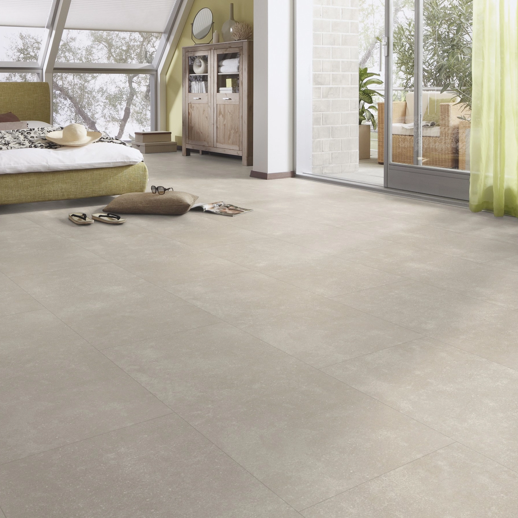 Milieubild Schlafzimmer im modernen Dachgeschoss - MEISTER Laminat LB 150 Cream Stone Milieubild Schlafzimmer im modernen Dachgeschoss - MEISTER 600003-0857398-07138