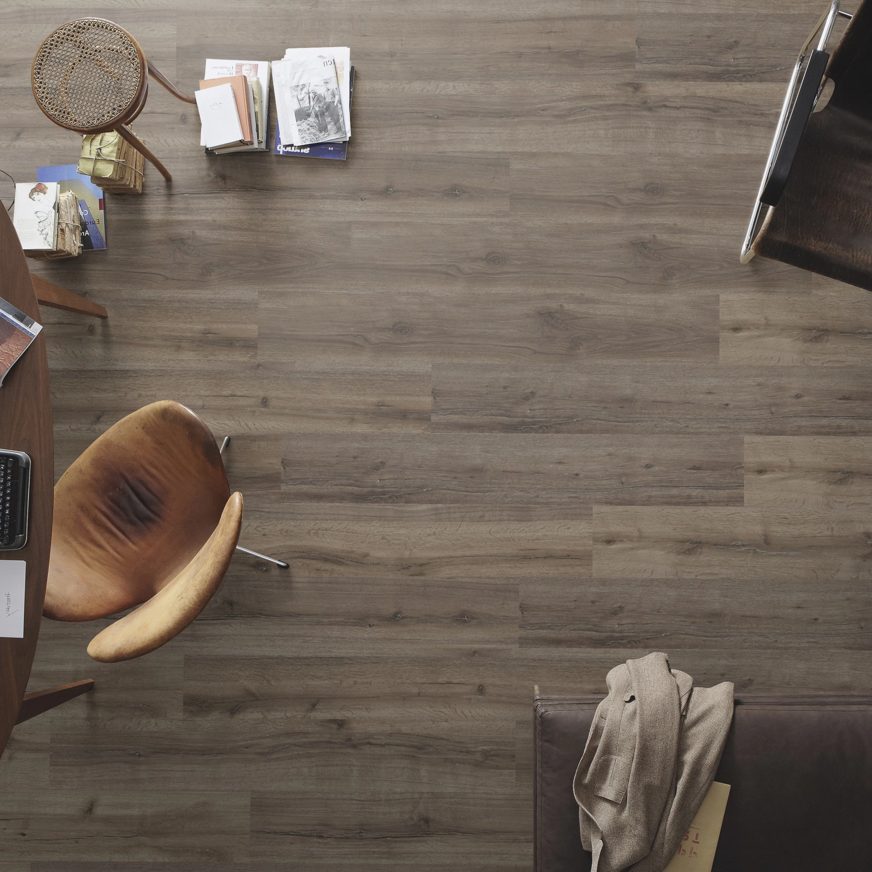 Milieubild Büro mit ovalem Tisch - Draufsicht - MEISTER Laminat LC 55 Grey Oak Milieubild Büro mit ovalem Tisch - Draufsicht - MEISTER 600012-1288198-06671