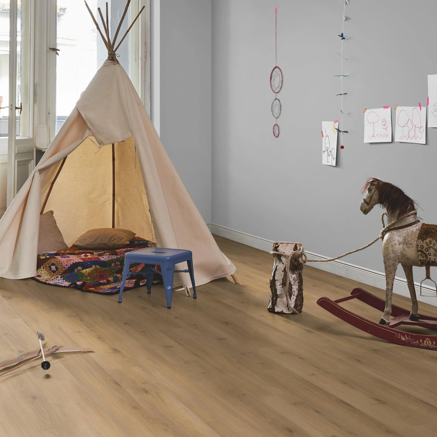 Milieubild Kinderzimmer in Stadtwohnung - Parador Laminat Basic 400 Eiche Horizont Natur Milieubild Kinderzimmer in Stadtwohnung - Parador 1593813
