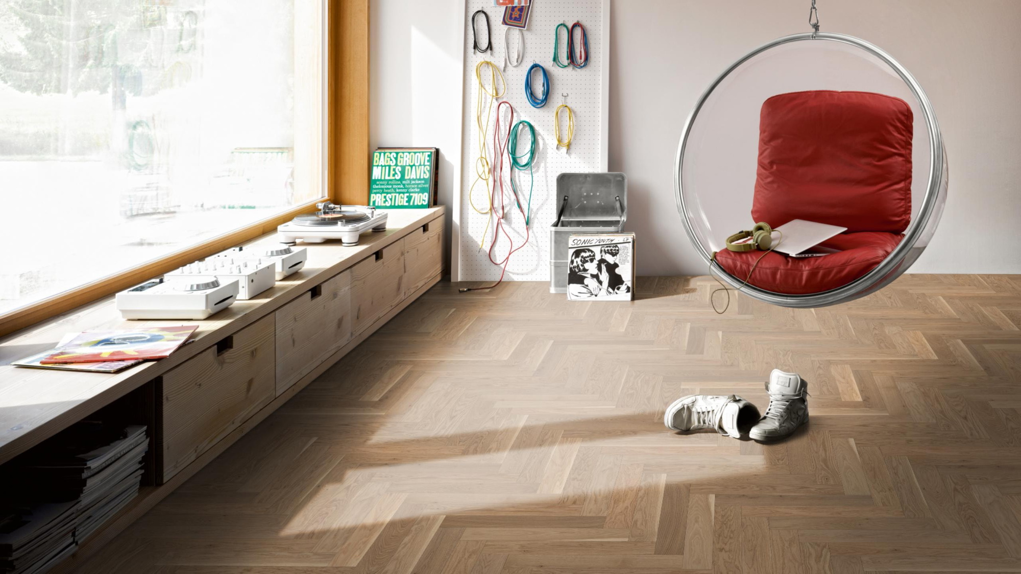 Milieubild Musikzimmer mit Plattenspieler - Parador Parkett Trendtime 3 Eiche cream Milieubild Musikzimmer mit Plattenspieler - Parador 1739932