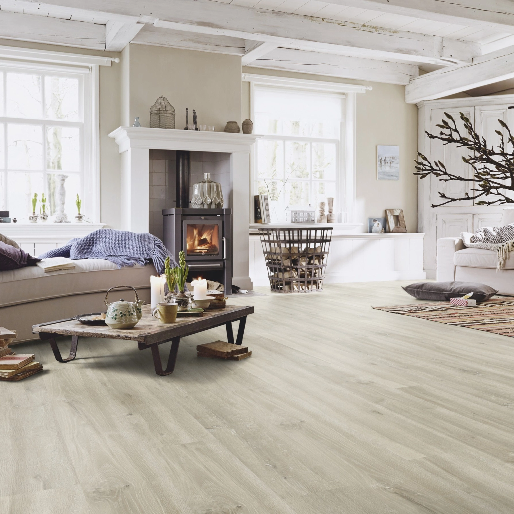 Milieubild Wohnzimmer im Landhaus-Stil - MEISTER Laminat LD 55 Cabana Wood Milieubild Wohnzimmer im Landhaus-Stil - MEISTER 600015-1288198-06681