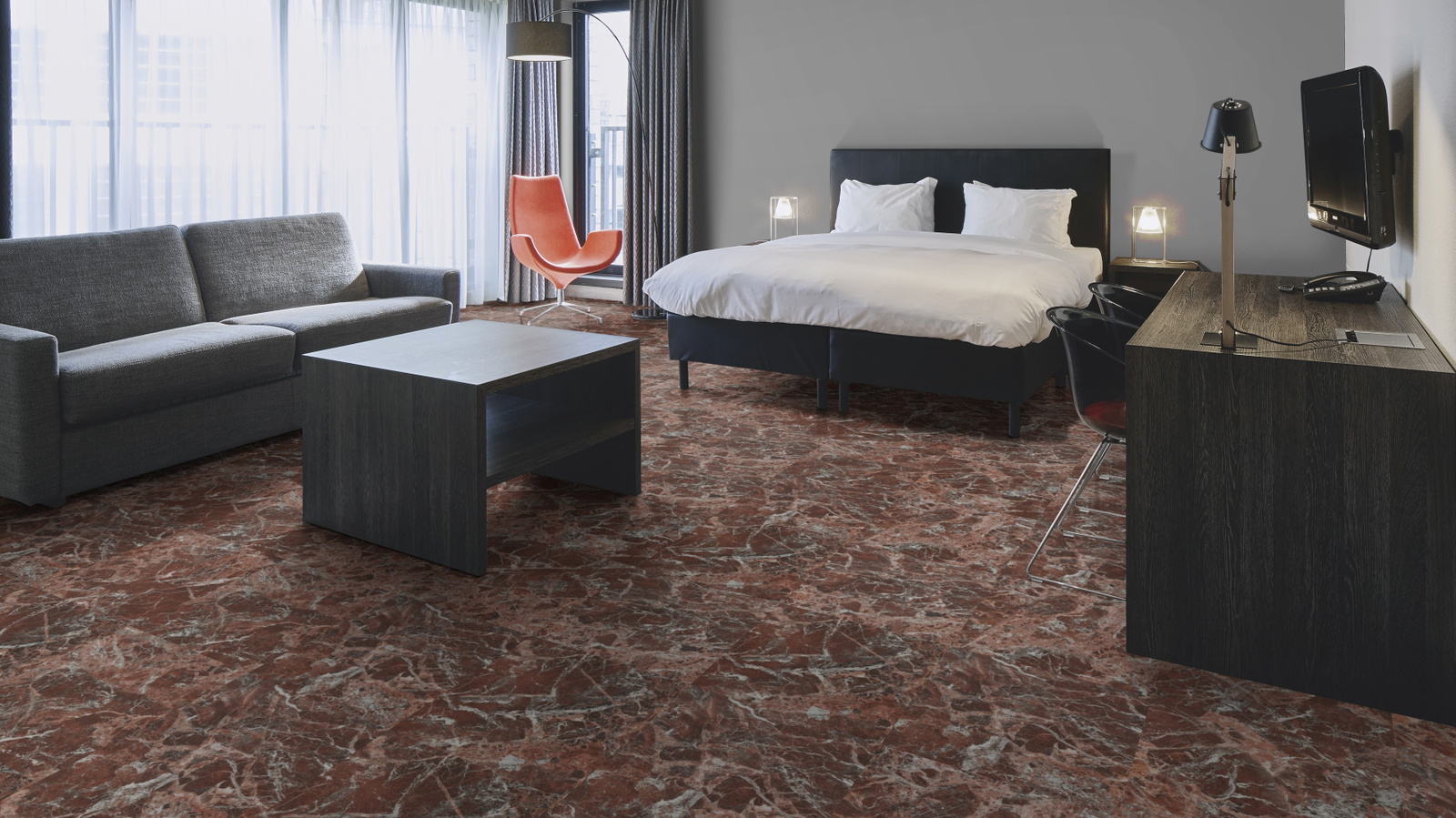 Milieubild Hotelzimmer mit Kingsize-Bett - Forbo Flooring 243647