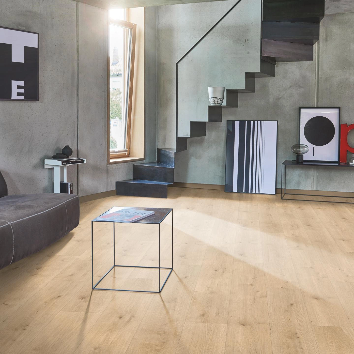 Milieubild Wohnzimmer im modernen Loft-Stil - Parador HDF Klick-Designboden Modular ONE Eiche Pure hell Milieubild Wohnzimmer im modernen Loft-Stil - Parador 1730767