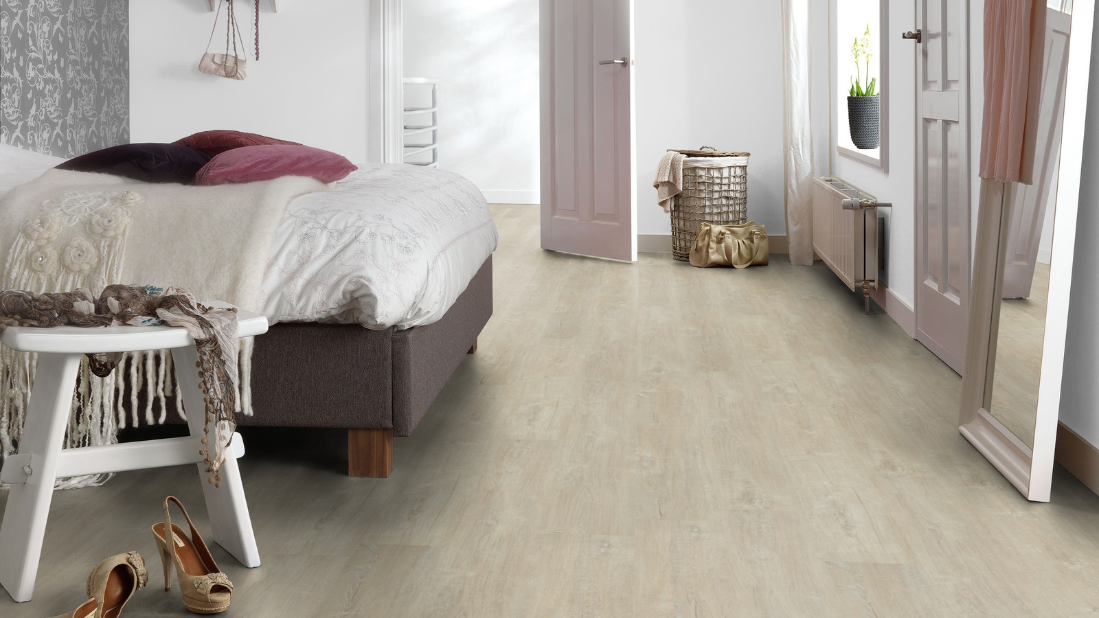 Milieubild Schlafzimmer mit Hocker - Forbo Flooring 217627