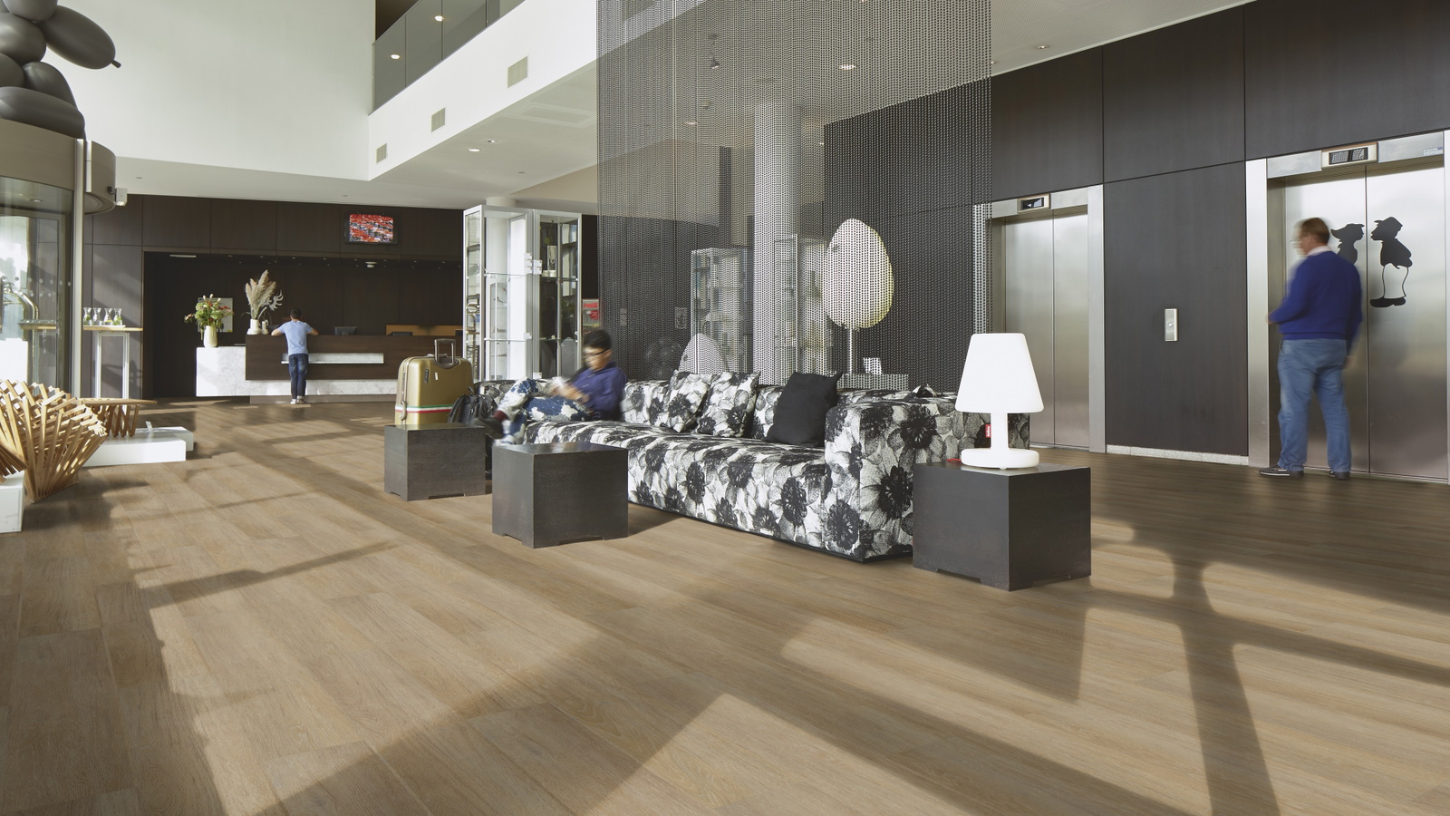 Milieubild Hotellobby mit Rezeption - Forbo Flooring 253432
