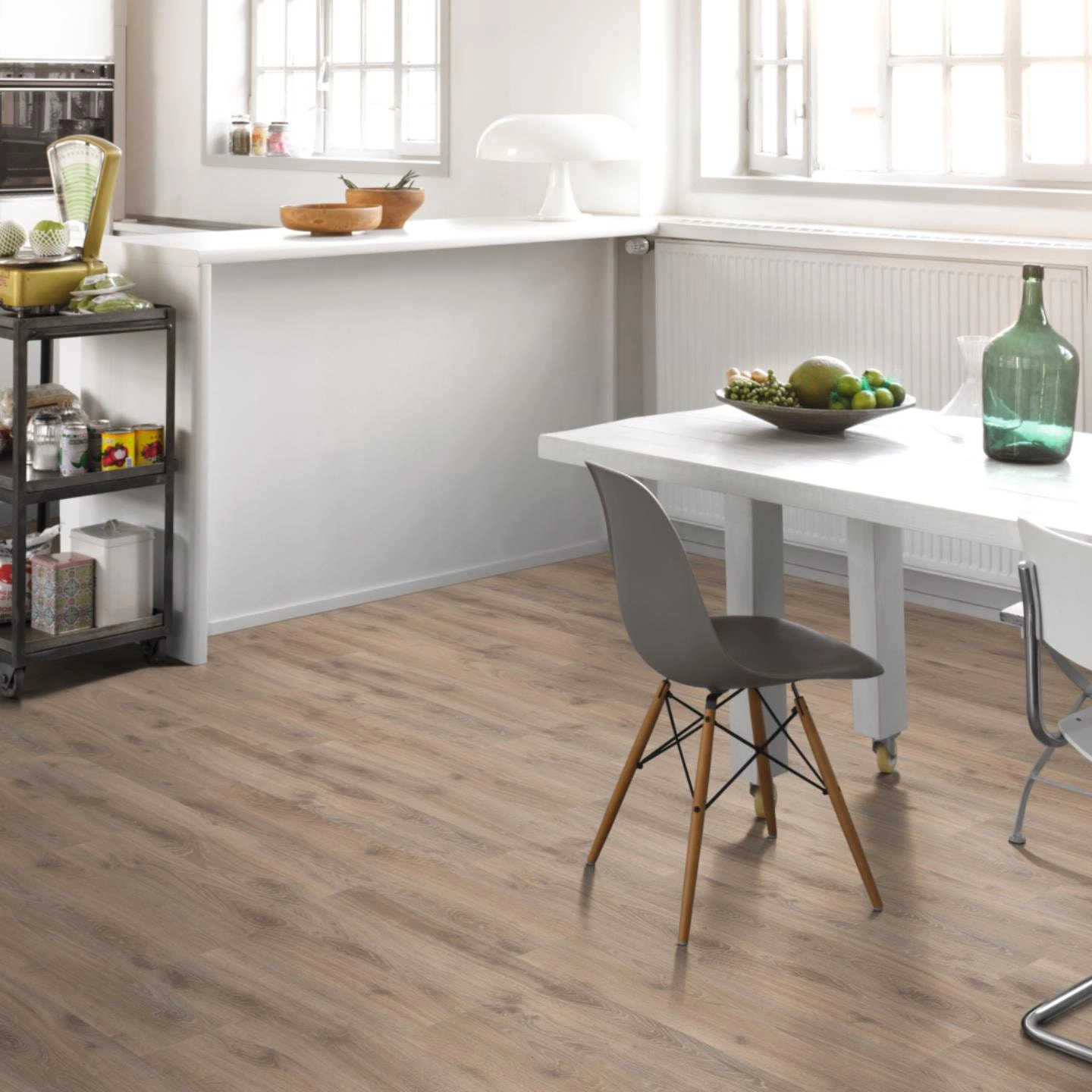 Milieubild Küche mit Essbereich - Parador Laminat Classic 1050 Eiche Tradition Grau-beige Milieubild Küche mit Essbereich - Parador 1517691