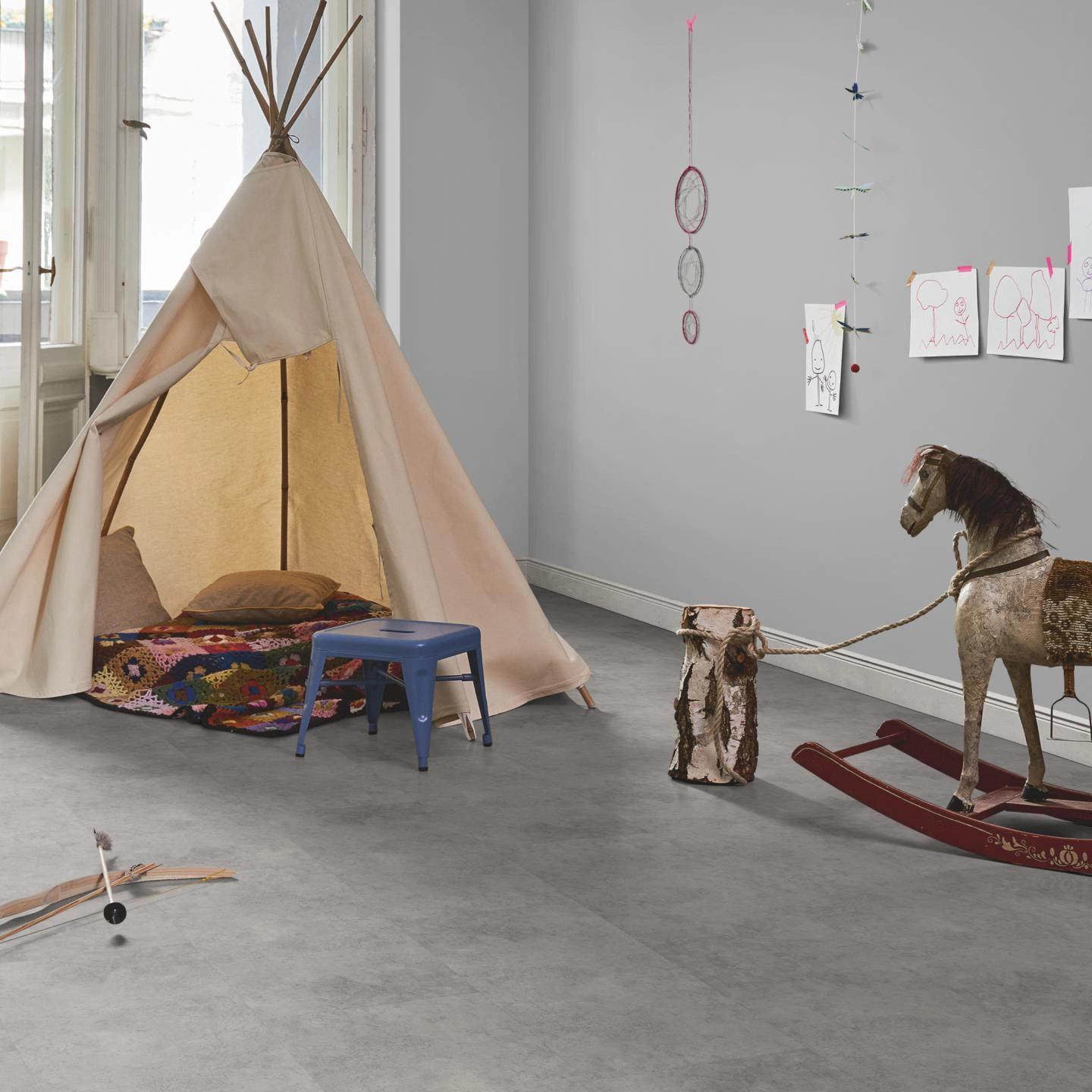 Milieubild Kinderzimmer in Stadtwohnung - Parador Klebe-Vinyl Trendtime 5 Dryback Beton grau Milieubild Kinderzimmer in Stadtwohnung - Parador 1750853