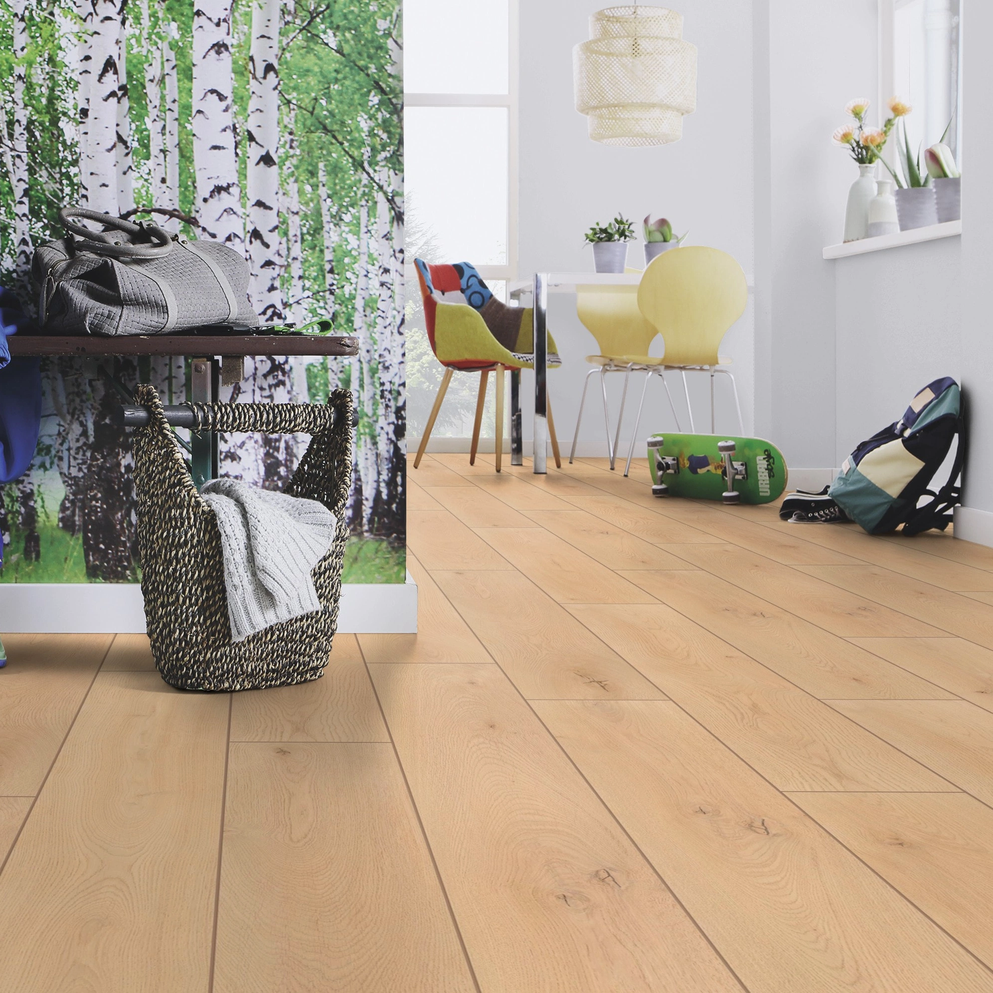 Milieubild Esszimmer mit Flur und Sitzbank - wineo Klebe-Bioboden PURLINE wineo 1000 wood XL Noble Oak Vanilla Milieubild Esszimmer mit Flur und Sitzbank - wineo PL310R