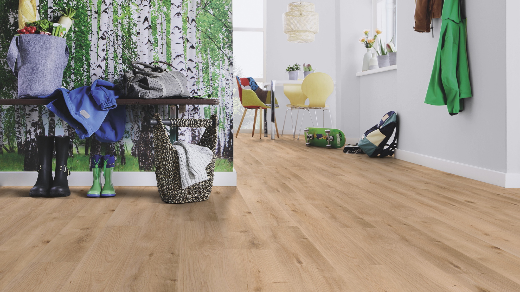 Milieubild Esszimmer mit Flur und Sitzbank - wineo HDF Klick-Bioboden PURLINE wineo 1000 wood L Intensive Oak Honey Milieubild Esszimmer mit Flur und Sitzbank - wineo MLP299R