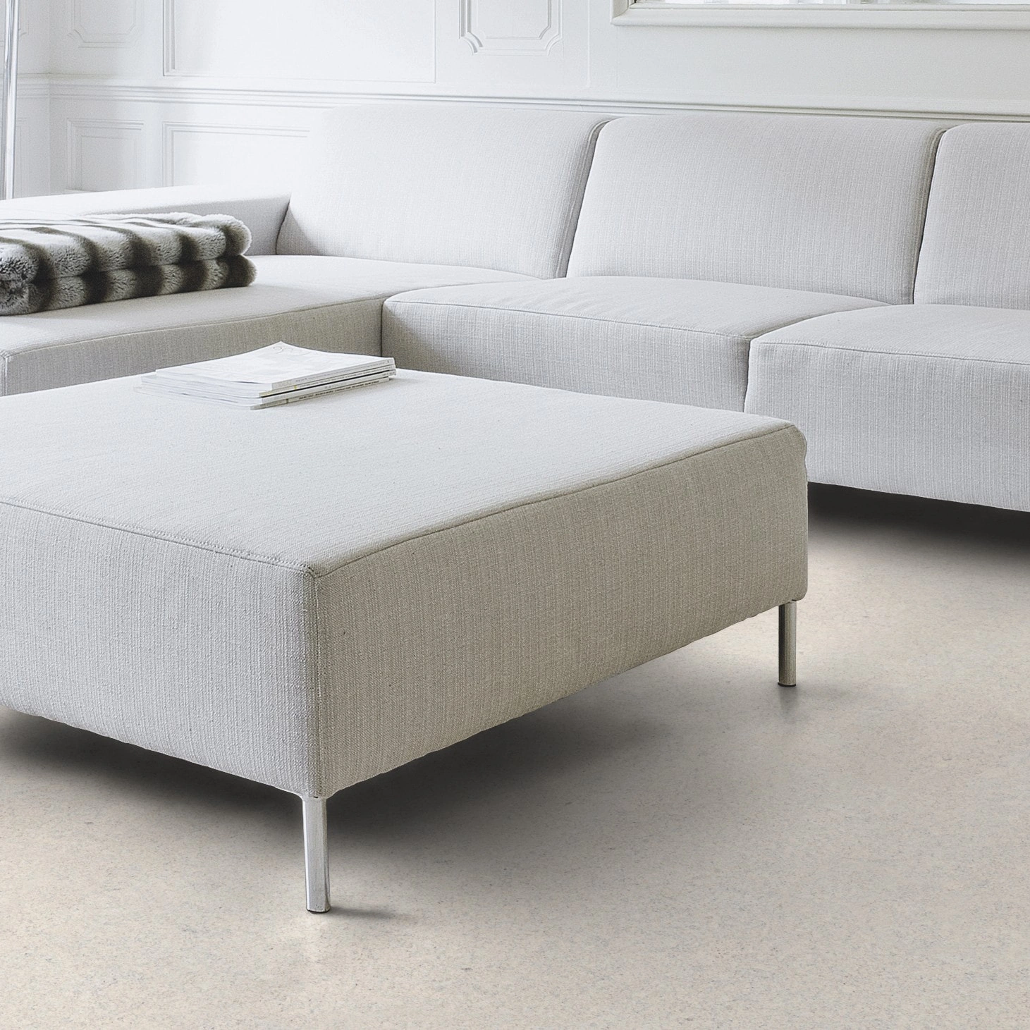 Milieubild Wohnzimmer mit Couch - Nahansicht - Wicanders Wise HDF Klick-Korkboden cork Go Dream Milieubild Wohnzimmer mit Couch - Nahansicht - Wicanders Wise 80001642