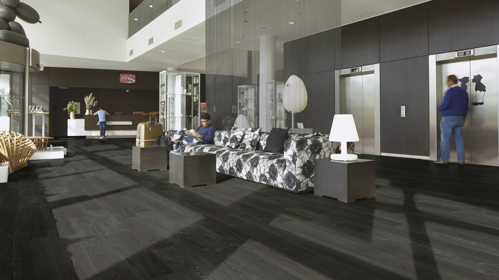 Milieubild Hotellobby mit Rezeption - Forbo Flooring 243618