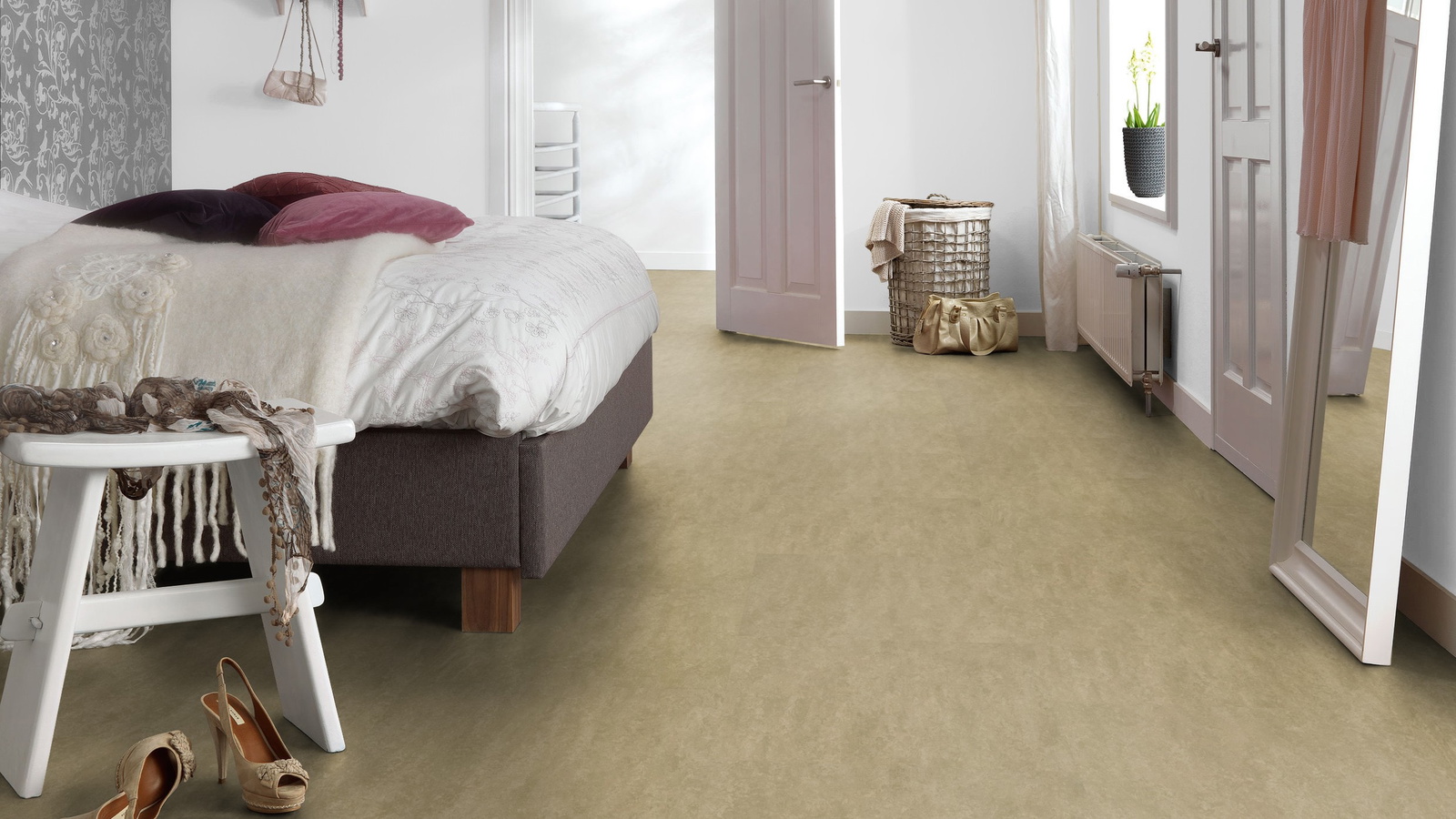 Milieubild Schlafzimmer mit Hocker - Forbo Flooring 255344