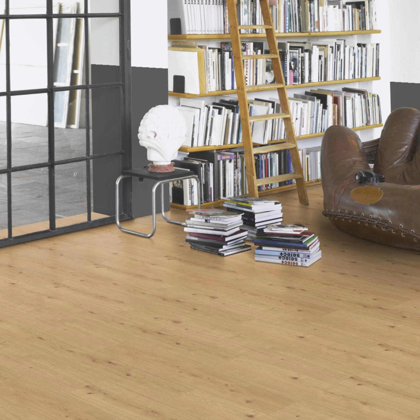 Milieubild Modernes Wohnzimmer mit Atelier - Parador HDF Klick-Designboden Modular ONE Eiche Atmosphere natur Milieubild Modernes Wohnzimmer mit Atelier - Parador 1744545