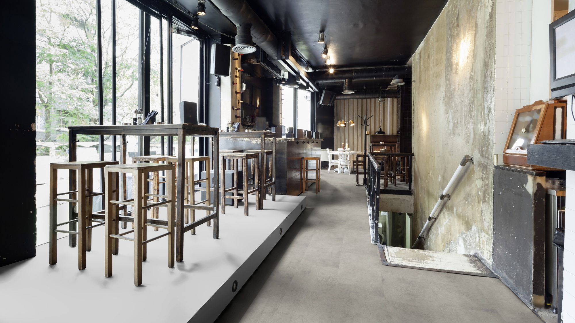 Milieubild Restaurant - Bar mit Tischen und Hockern - wineo PL15407SXL