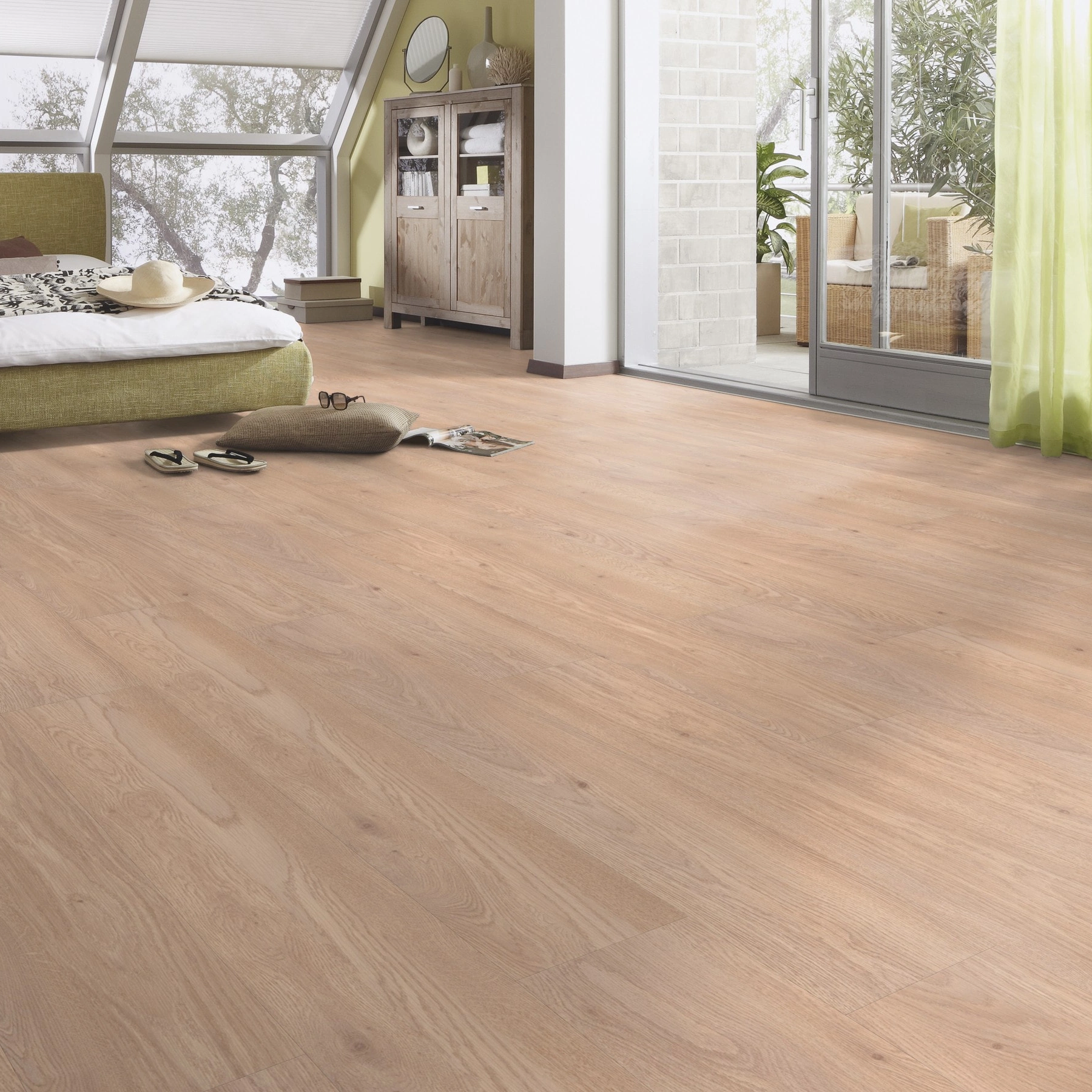 Milieubild Schlafzimmer im modernen Dachgeschoss - MEISTER Laminat LD 55 Fairview Oak Milieubild Schlafzimmer im modernen Dachgeschoss - MEISTER 600015-1288198-07015