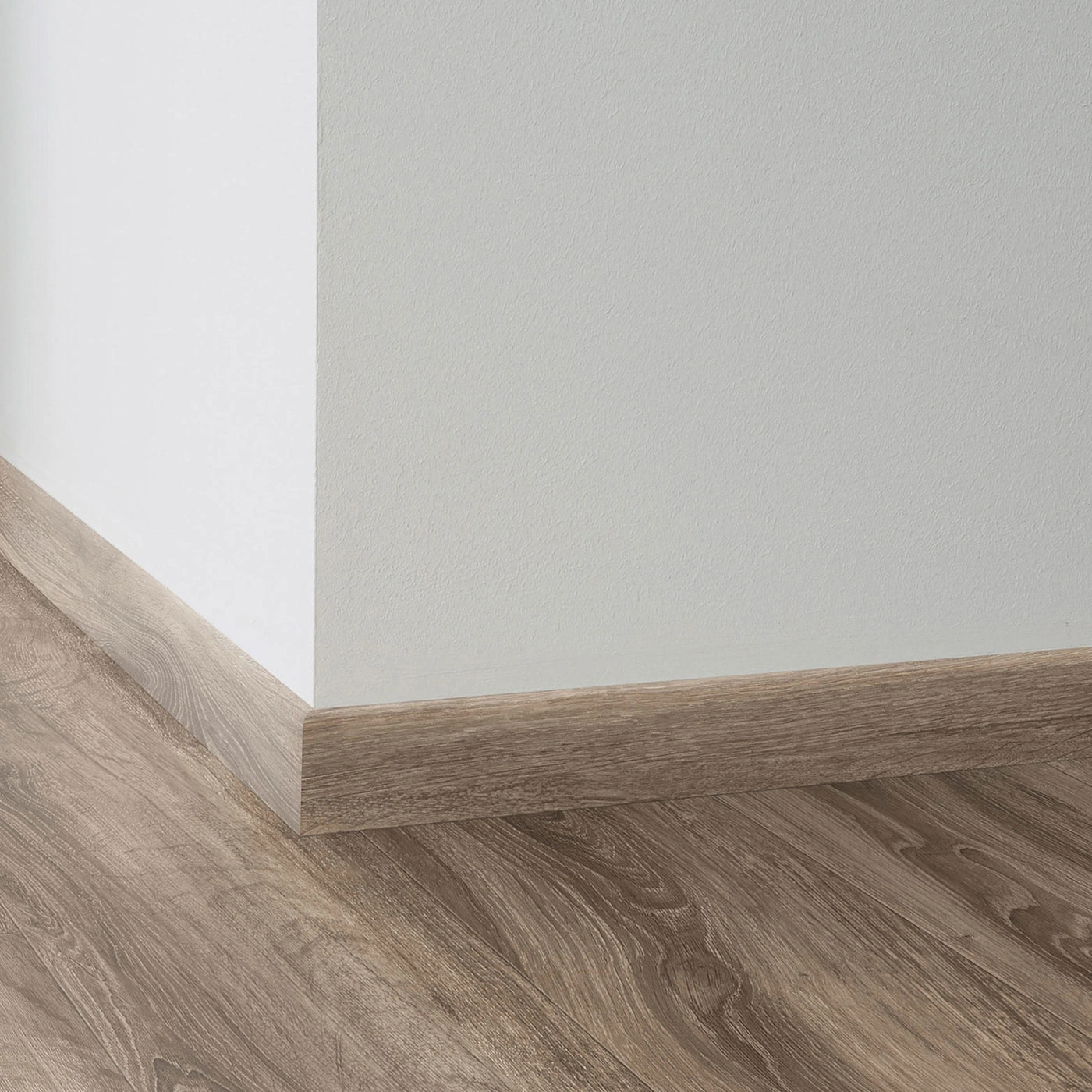 Tarkett Sockelleiste 60/10mm English Oak BROWN Tarkett Sockelleiste 60/10mm English Oak BROWN