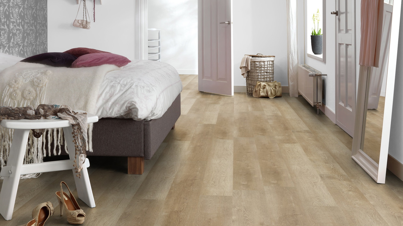Milieubild Schlafzimmer mit Hocker - Forbo Flooring 217631