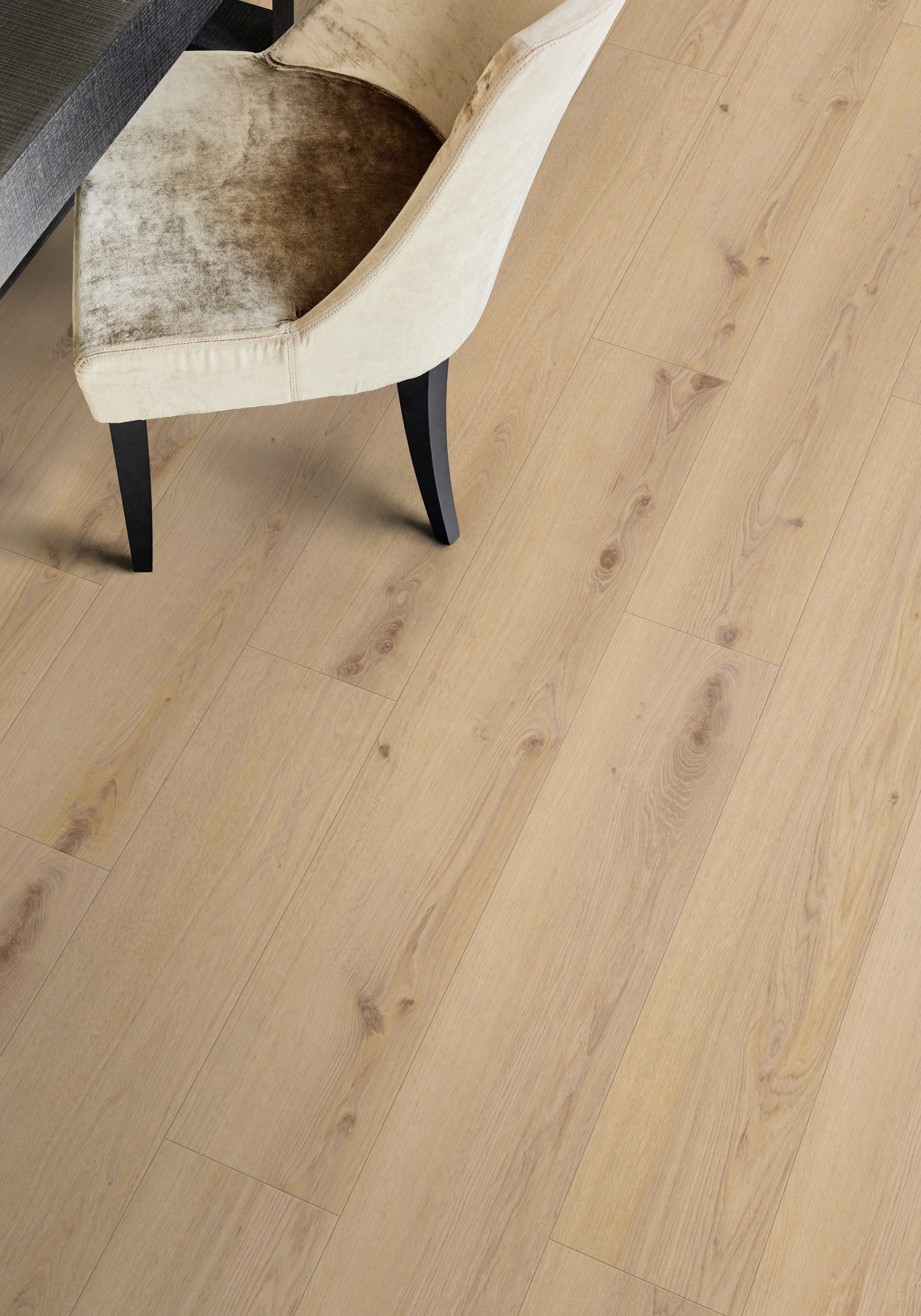 Milieubild Esszimmer - Draufsicht - Tarkett Klebe-Vinyl Essence 55 Primary Oak Beige Milieubild Esszimmer - Draufsicht - Tarkett 260053003