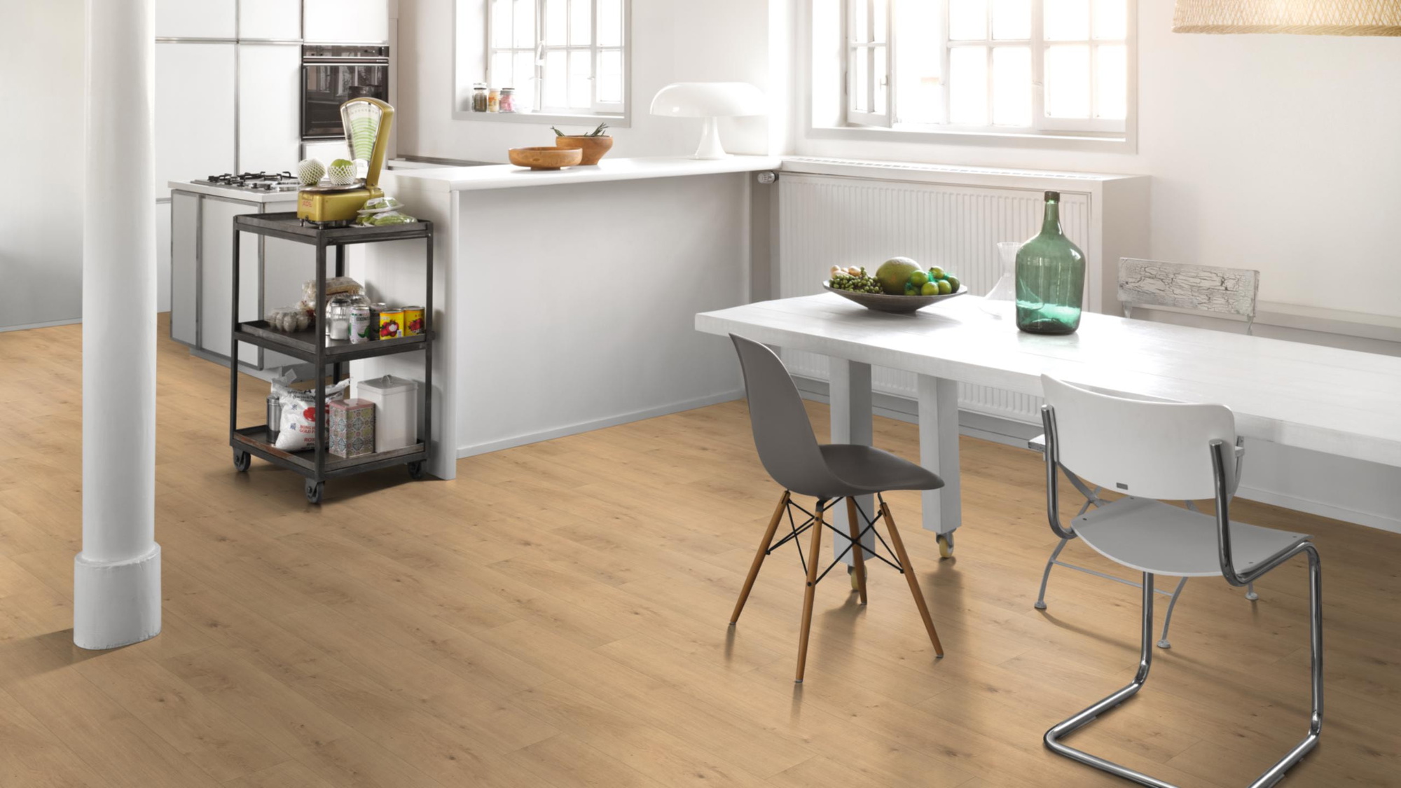 Milieubild Küche mit Essbereich - Parador HDF Klick-Designboden Modular ONE Eiche Pure natur Milieubild Küche mit Essbereich - Parador 1730766