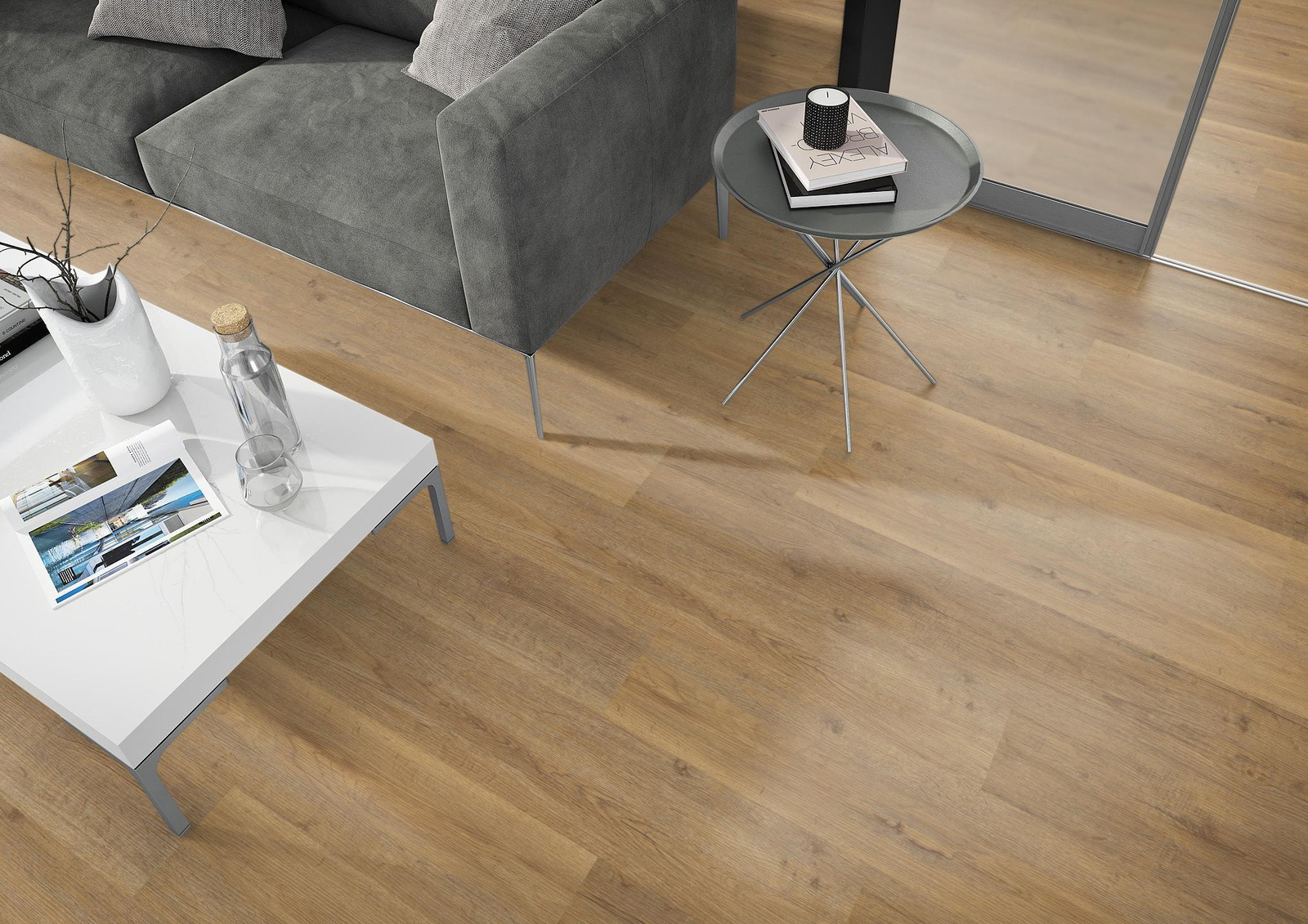 Milieubild Wohnzimmer - Sofa mit Beistelltisch und Glastür - nexflor NXF-60030-002
