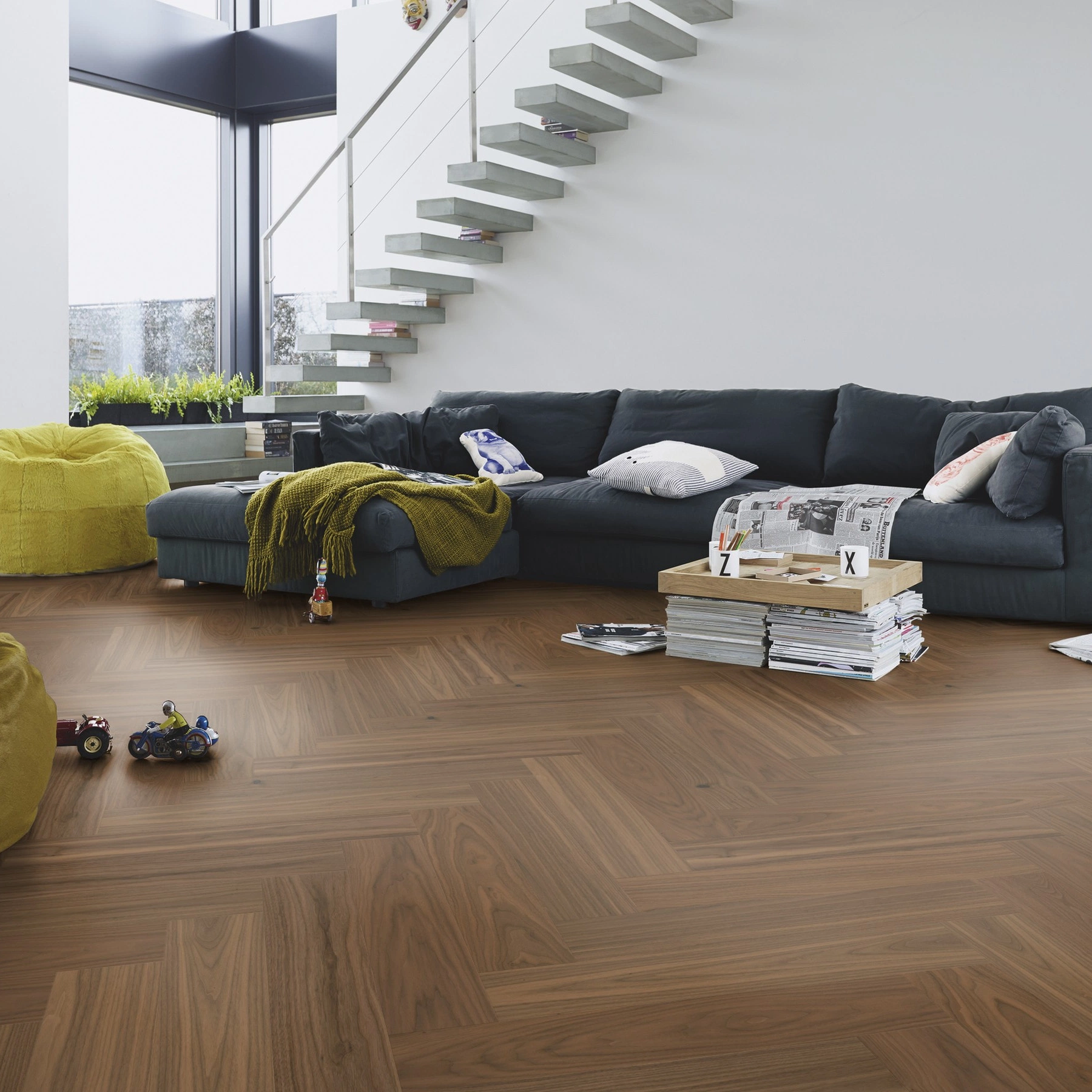 Milieubild Modernes Wohnzimmer mit Kamin - MEISTER Holzboden HS 500 Lindura Nussbaum amerikanisch classic Milieubild Modernes Wohnzimmer mit Kamin - MEISTER 500010-0700140-08924
