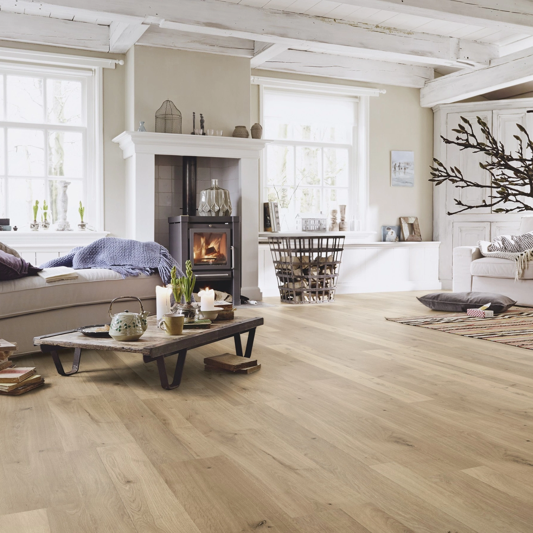 Milieubild Wohnzimmer im Landhaus-Stil - MEISTER Laminat LC 55 Natural Oak Milieubild Wohnzimmer im Landhaus-Stil - MEISTER 600012-1288198-06675