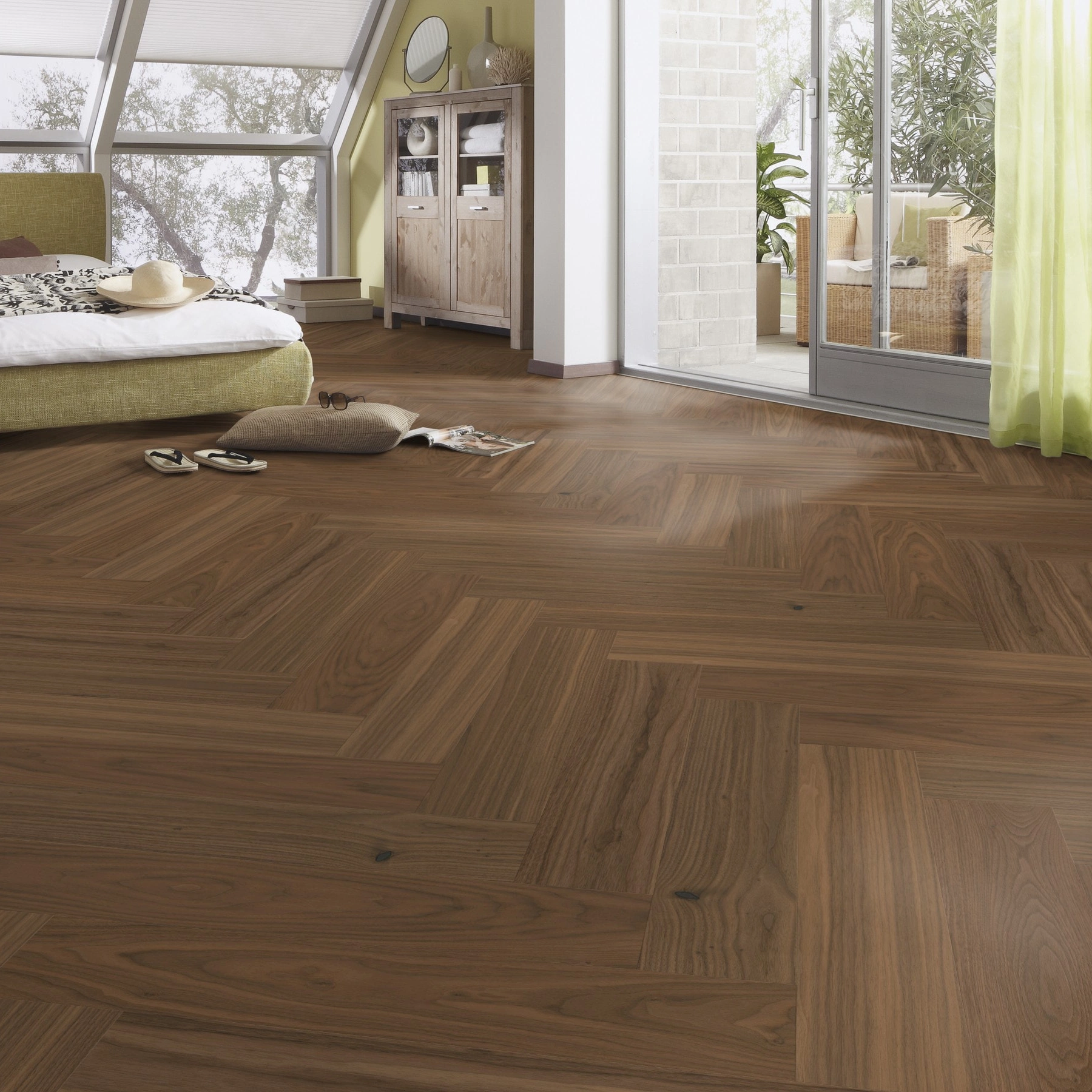 Milieubild Schlafzimmer im modernen Dachgeschoss - MEISTER Holzboden HS 500 Lindura Nussbaum amerikanisch classic Milieubild Schlafzimmer im modernen Dachgeschoss - MEISTER 500010-0700140-08924