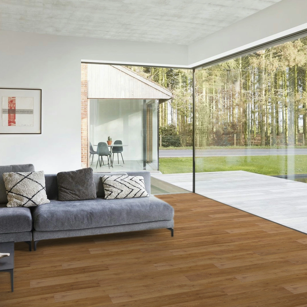 Milieubild Modernes Wohnzimmer mit Fensterfront - BerryAlloc Klebe-Vinyl Zenn Gluedown 30 Caïro Milieubild Modernes Wohnzimmer mit Fensterfront - BerryAlloc 60002223