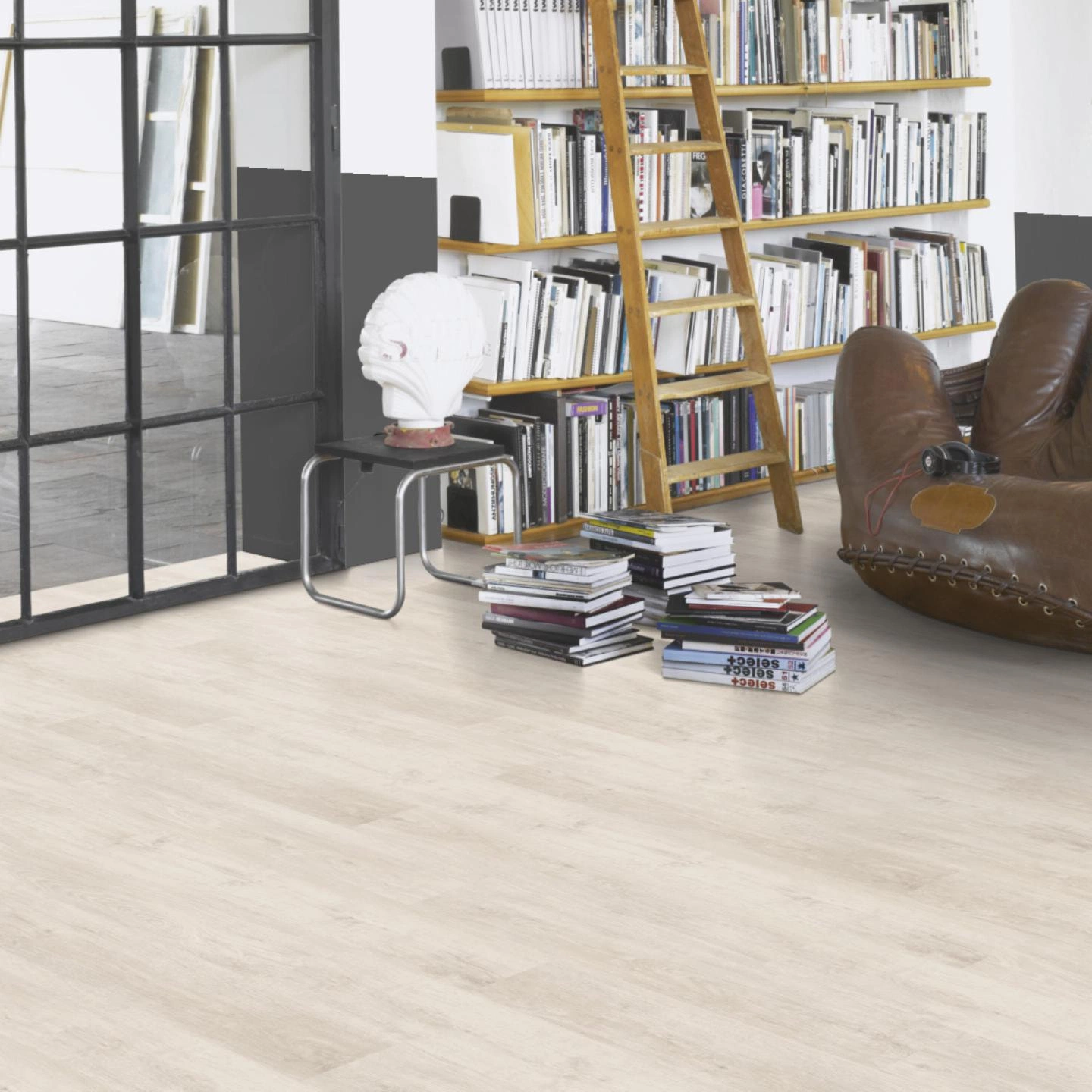 Milieubild Modernes Wohnzimmer mit Atelier - Parador Laminat Basic 400 Altholz weiß Milieubild Modernes Wohnzimmer mit Atelier - Parador 1748179