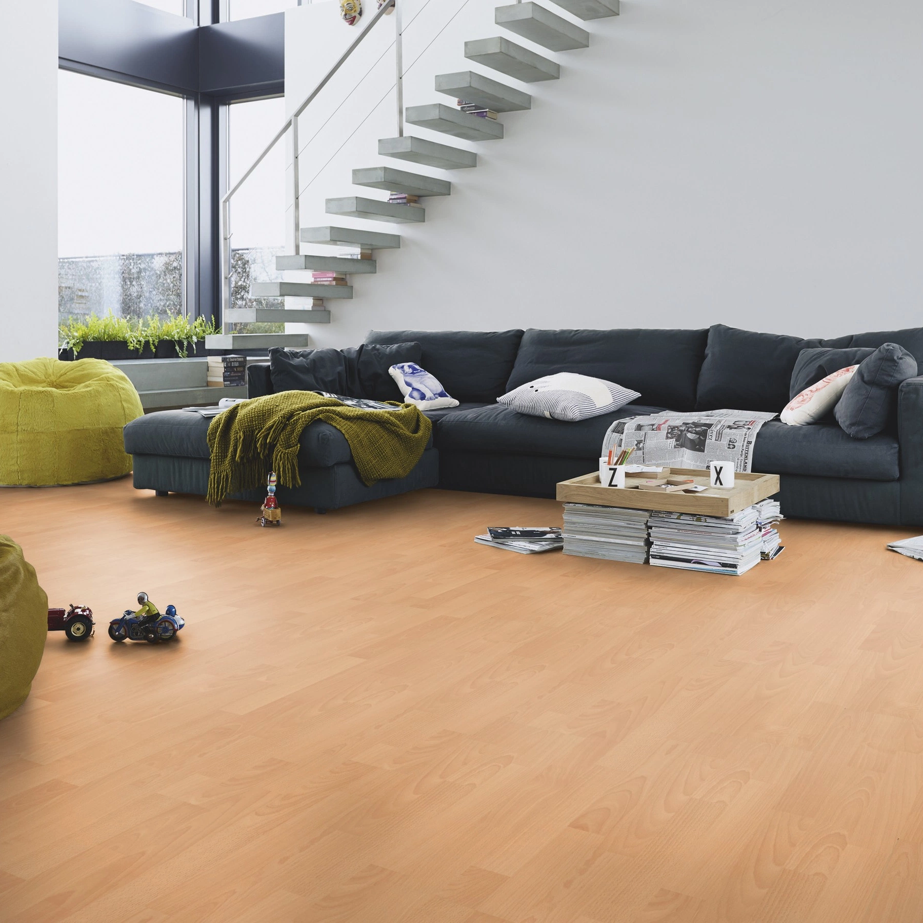 Milieubild Modernes Wohnzimmer mit Kamin - MEISTER Laminat LC 55 S Buche Milieubild Modernes Wohnzimmer mit Kamin - MEISTER 600013-1288198-06201