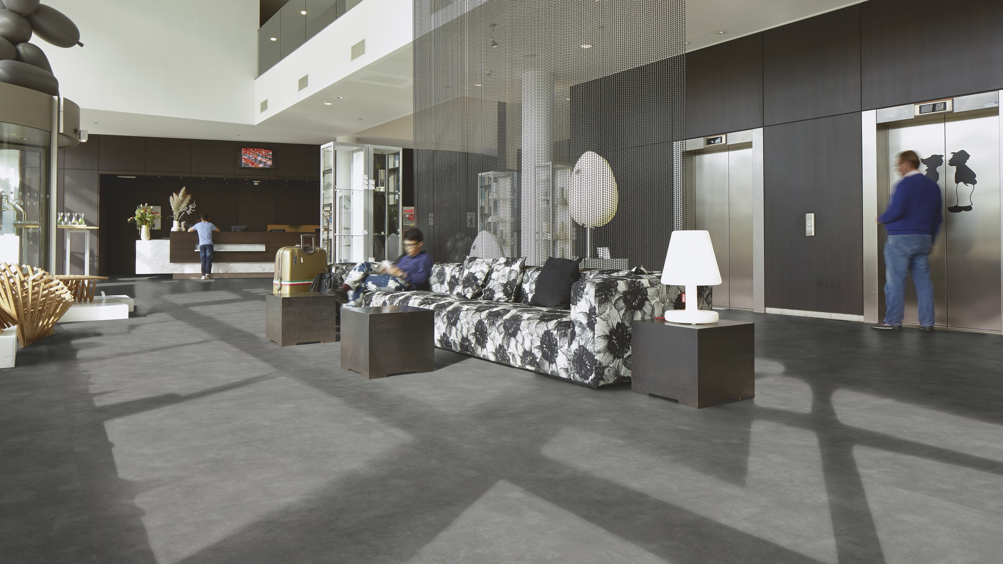 Milieubild Hotellobby mit Rezeption - Forbo Flooring 220179