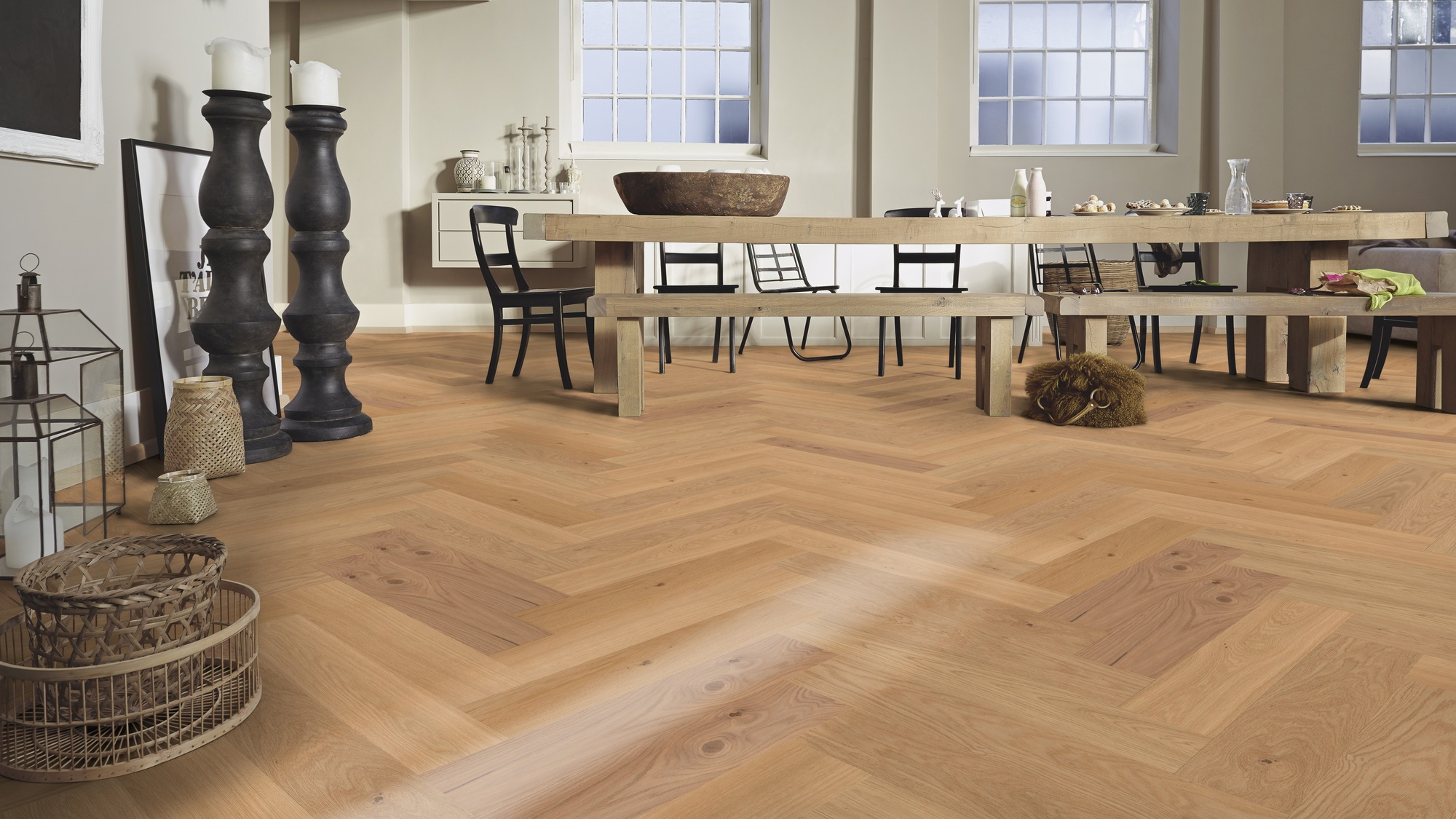 Milieubild Esszimmer mit großem Tisch - MEISTER Holzboden HS 500 Lindura Eiche classic Milieubild Esszimmer mit großem Tisch - MEISTER 500010-0700140-08925