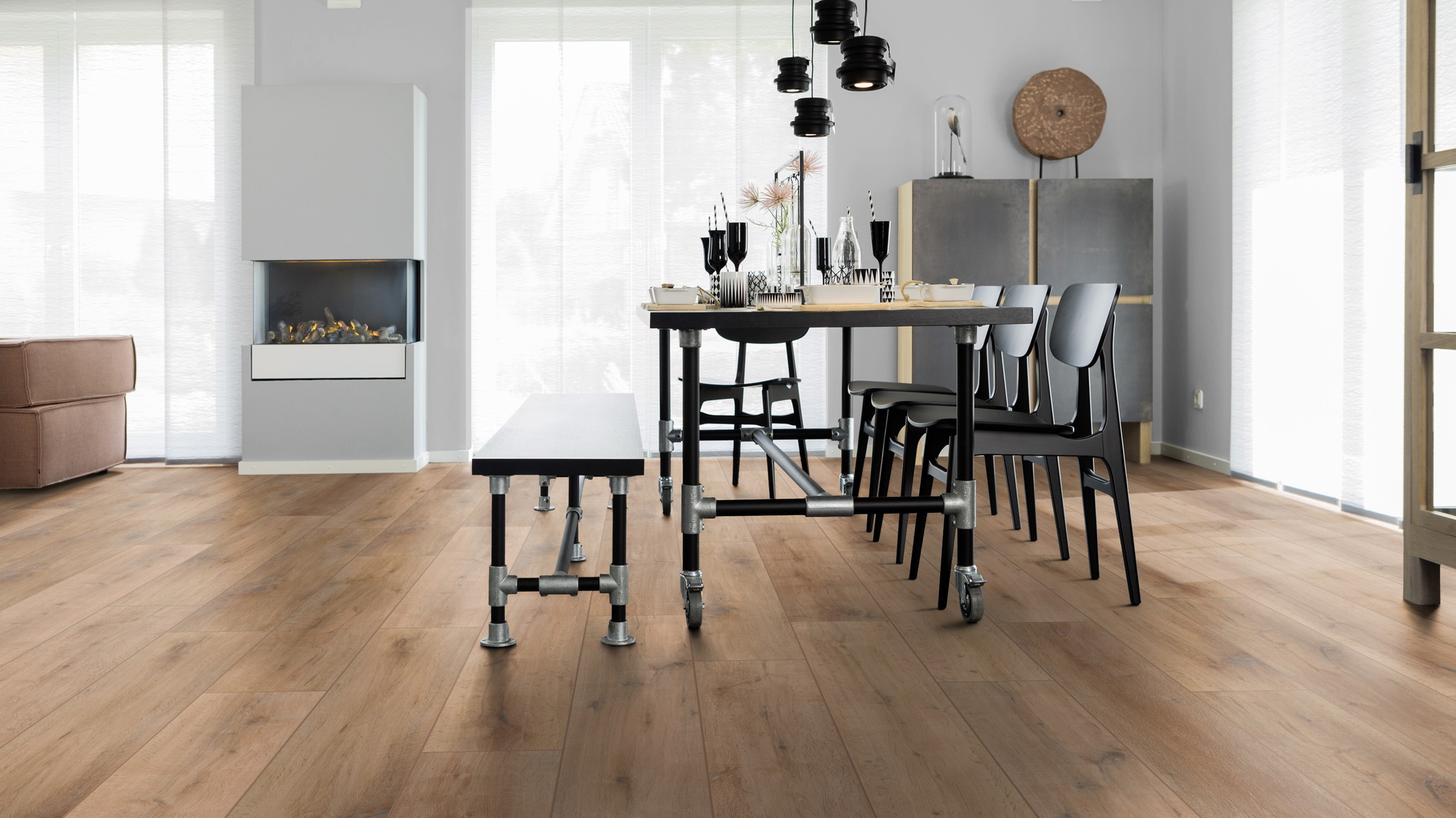 Milieubild Esszimmer mit Kamin - wineo PL314R