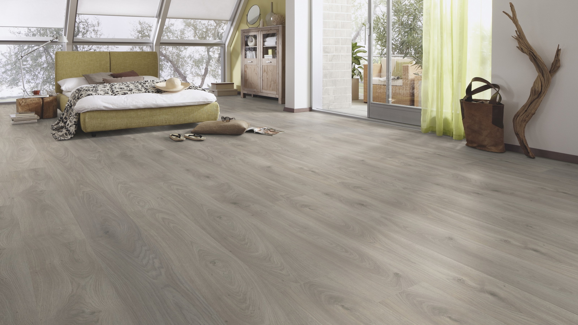 Milieubild Schlafzimmer im modernen Dachgeschoss - MEISTER Laminat LC 150 Eiche Monclair Milieubild Schlafzimmer im modernen Dachgeschoss - MEISTER 600014-1288198-07148