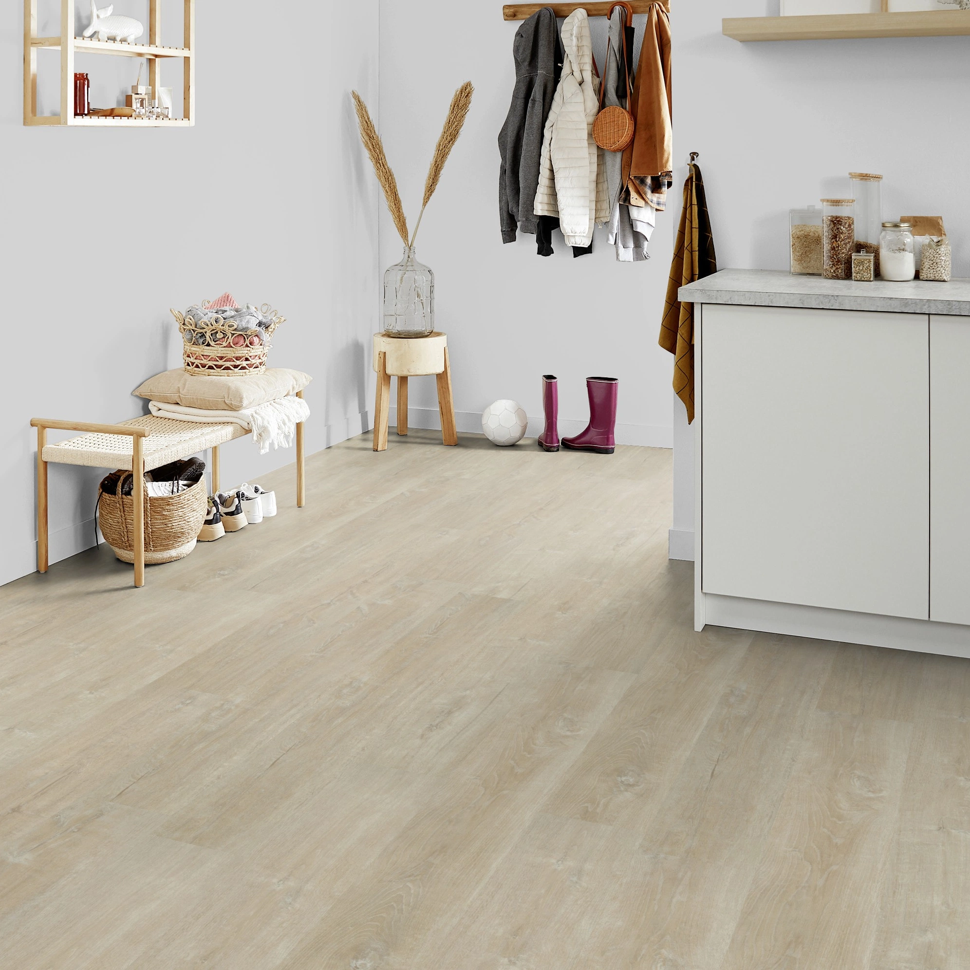 Milieubild Kompakte Küchenzeile im offenen Wohnbereich - Forbo Flooring Klebe-Vinyl Enduro Dryback Wood Light Timber Milieubild Kompakte Küchenzeile im offenen Wohnbereich - Forbo Flooring 217627