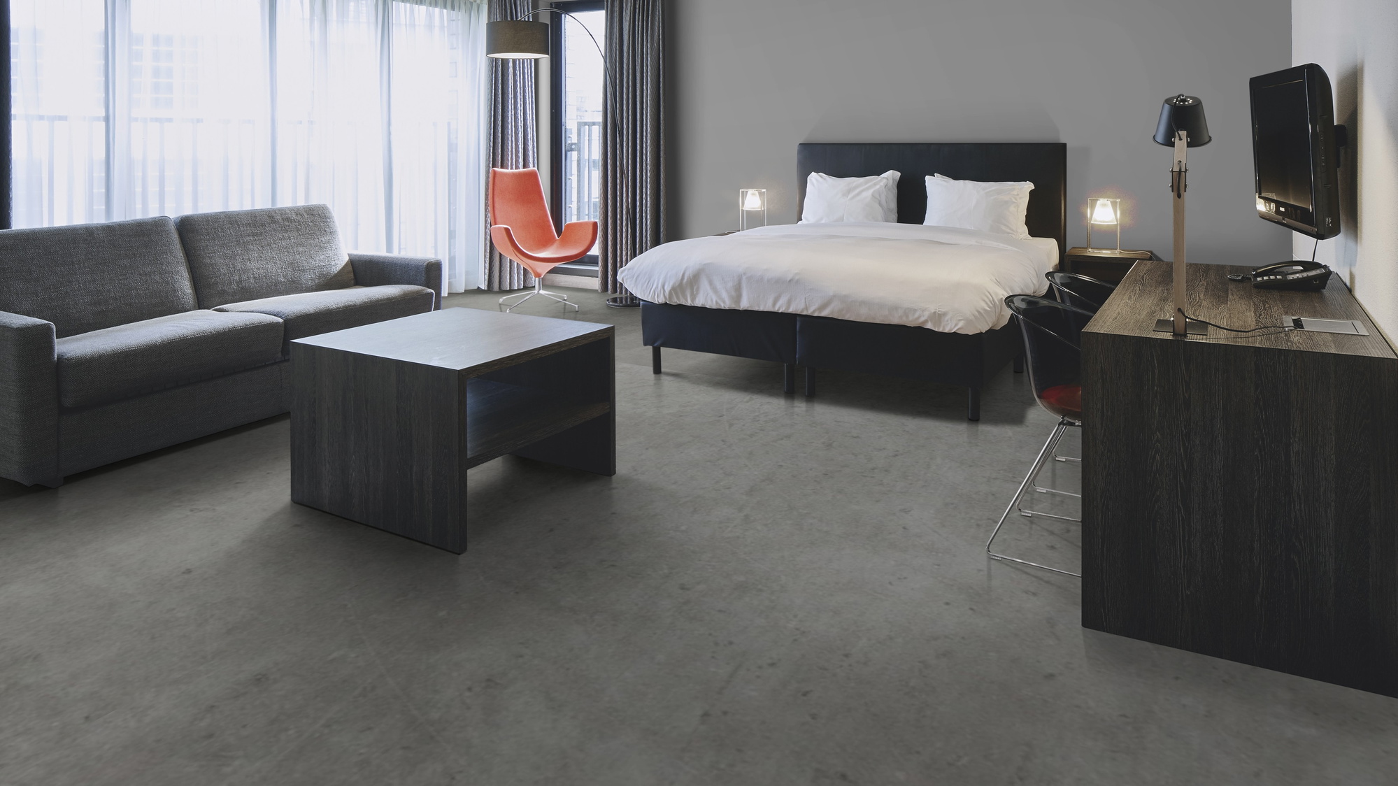 Milieubild Hotelzimmer mit Kingsize-Bett - Forbo Flooring 217638