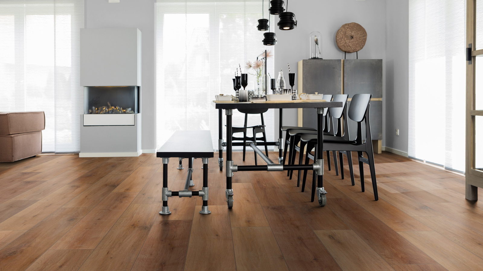 Milieubild Esszimmer mit Kamin - wineo PLC315R