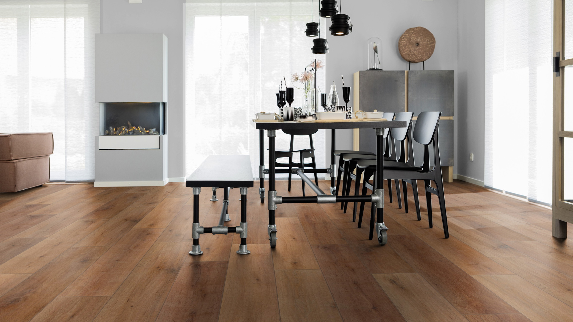 Milieubild Esszimmer mit Kamin - wineo PLC315R