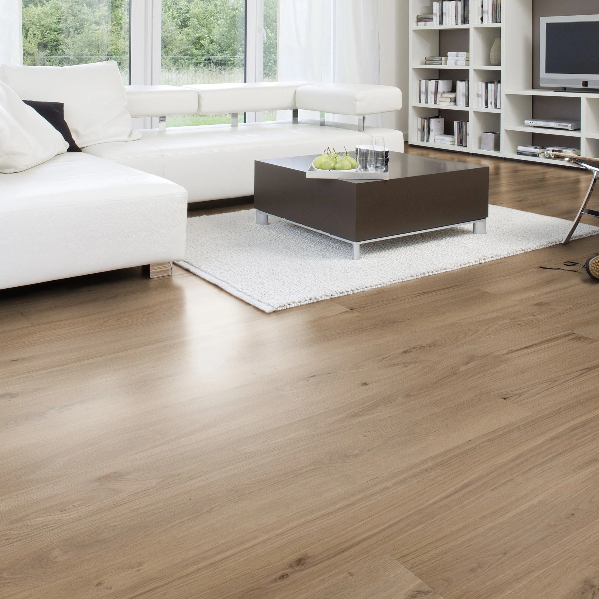 Milieubild Modernes Wohnzimmer mit Wohnlandschaft - Wicanders Wise HDF Klick-Designboden wood Natural XL Dakota Oak Milieubild Modernes Wohnzimmer mit Wohnlandschaft - Wicanders Wise 80003661