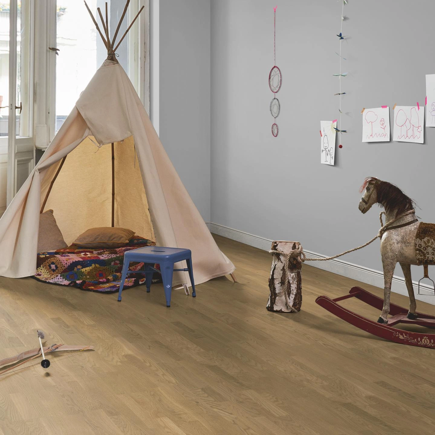 Milieubild Kinderzimmer in Stadtwohnung - Parador Parkett Basic 11-5 Eiche Malbec leicht geweißt Milieubild Kinderzimmer in Stadtwohnung - Parador 1748912