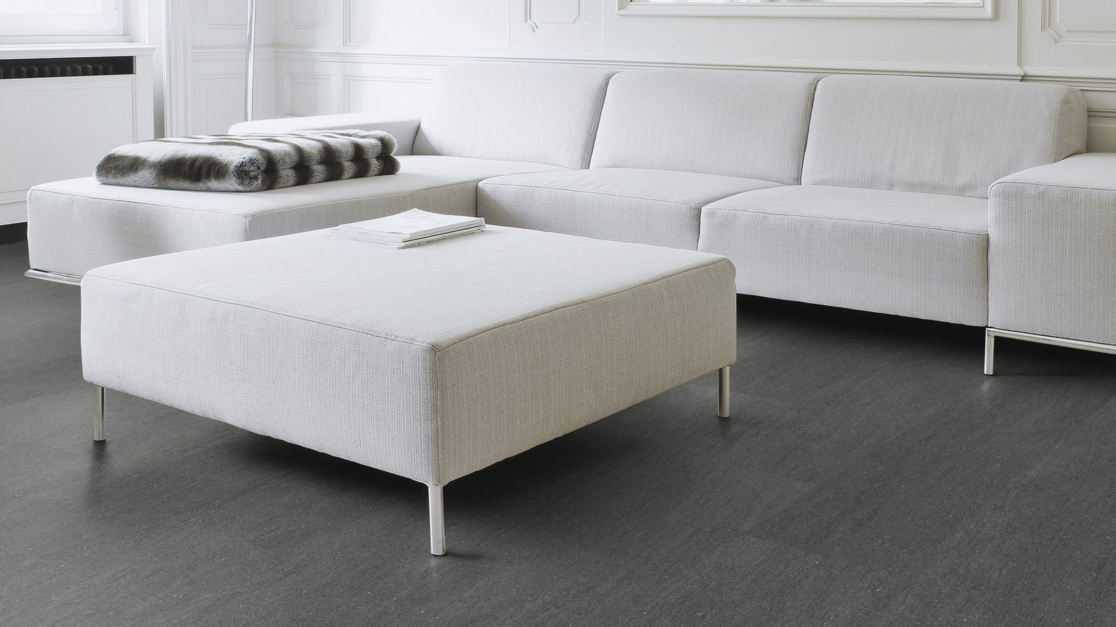 Milieubild Wohnzimmer mit Couch - Nahansicht - Wicanders Wise 80003898