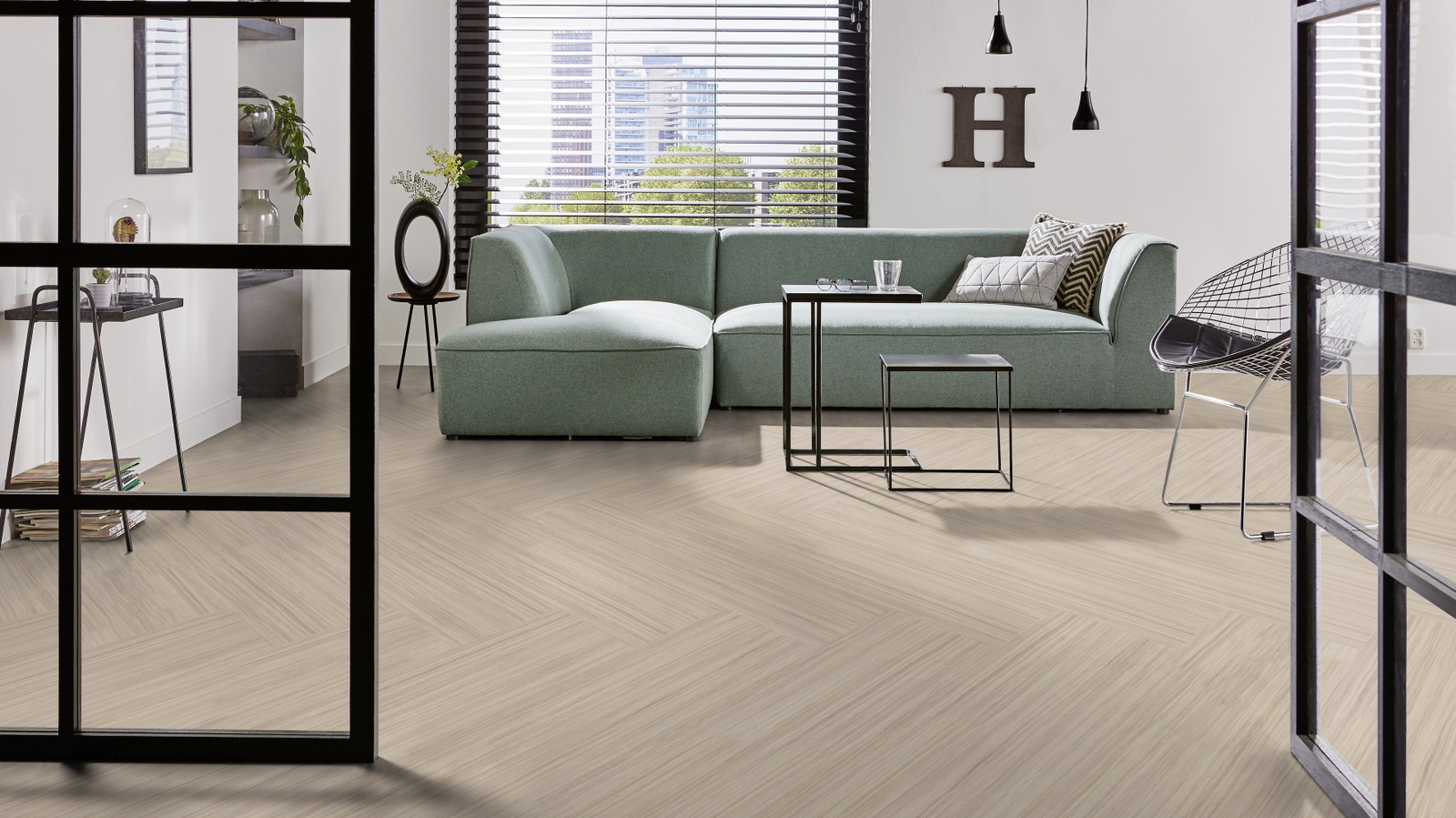 Milieubild Modernes Wohnzimmer mit mintgrünem Sofa - Forbo Flooring 168299