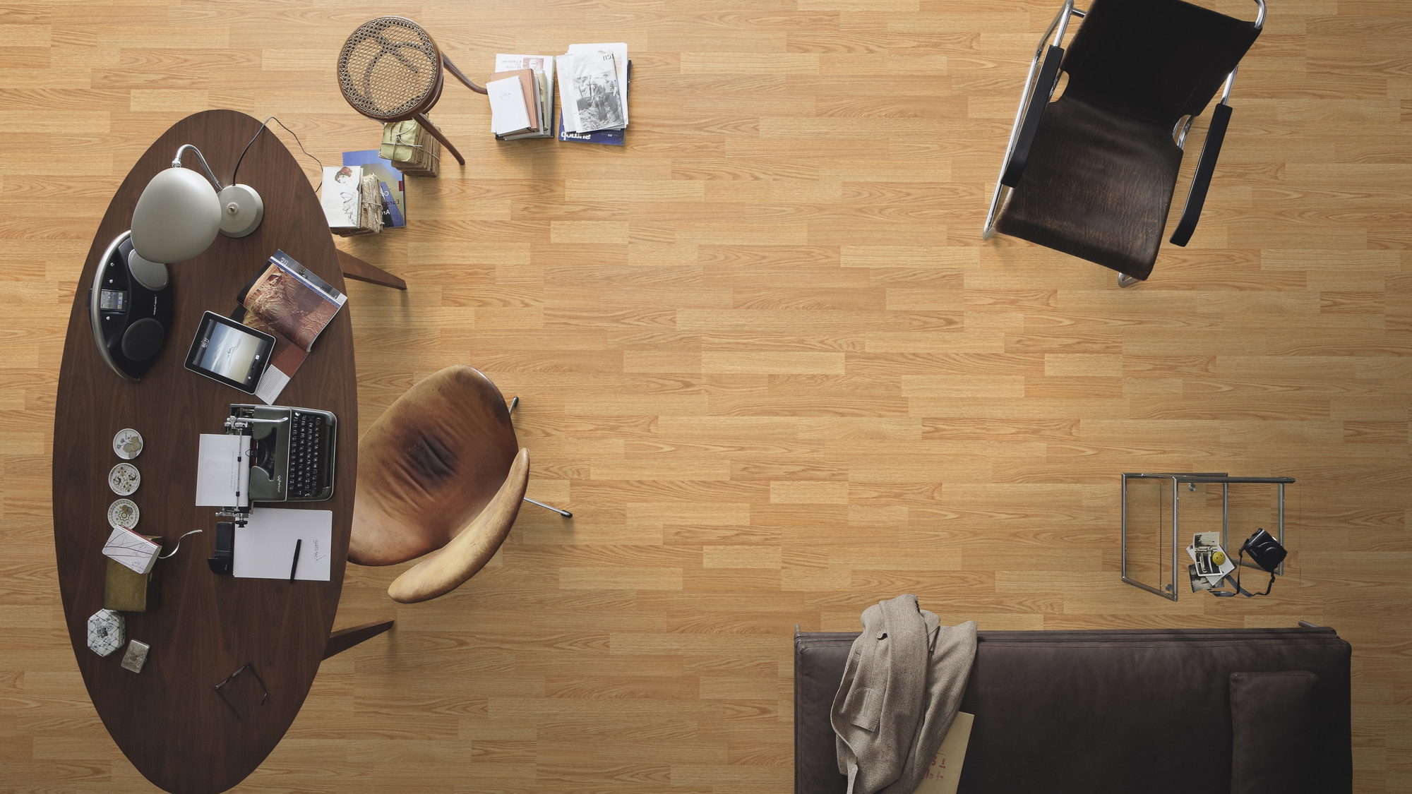 Milieubild Büro mit ovalem Tisch - Draufsicht - MEISTER Laminat LC 150 Eiche Milieubild Büro mit ovalem Tisch - Draufsicht - MEISTER 600014-1288198-00462