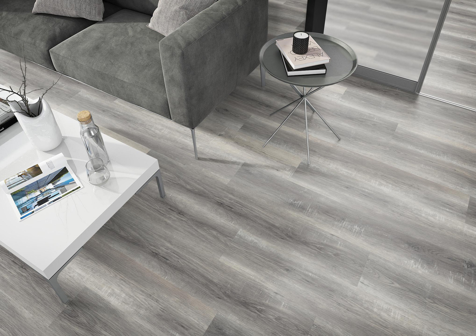 Milieubild Wohnzimmer - Sofa mit Beistelltisch und Glastür - nexflor NXF-60030-004