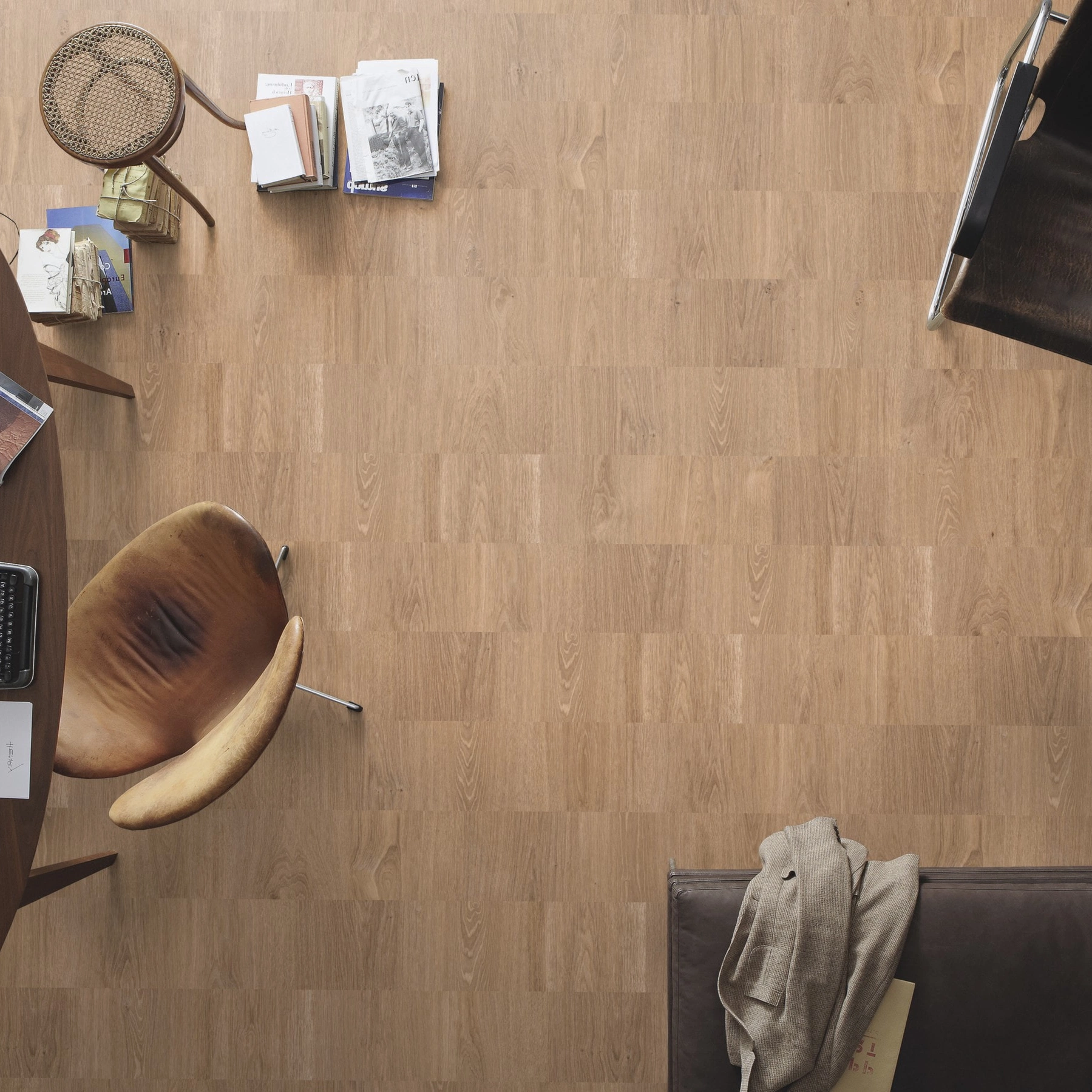 Milieubild Büro mit ovalem Tisch - Draufsicht - MEISTER Laminat LC 55 Crosswood Milieubild Büro mit ovalem Tisch - Draufsicht - MEISTER 600012-1288198-07135
