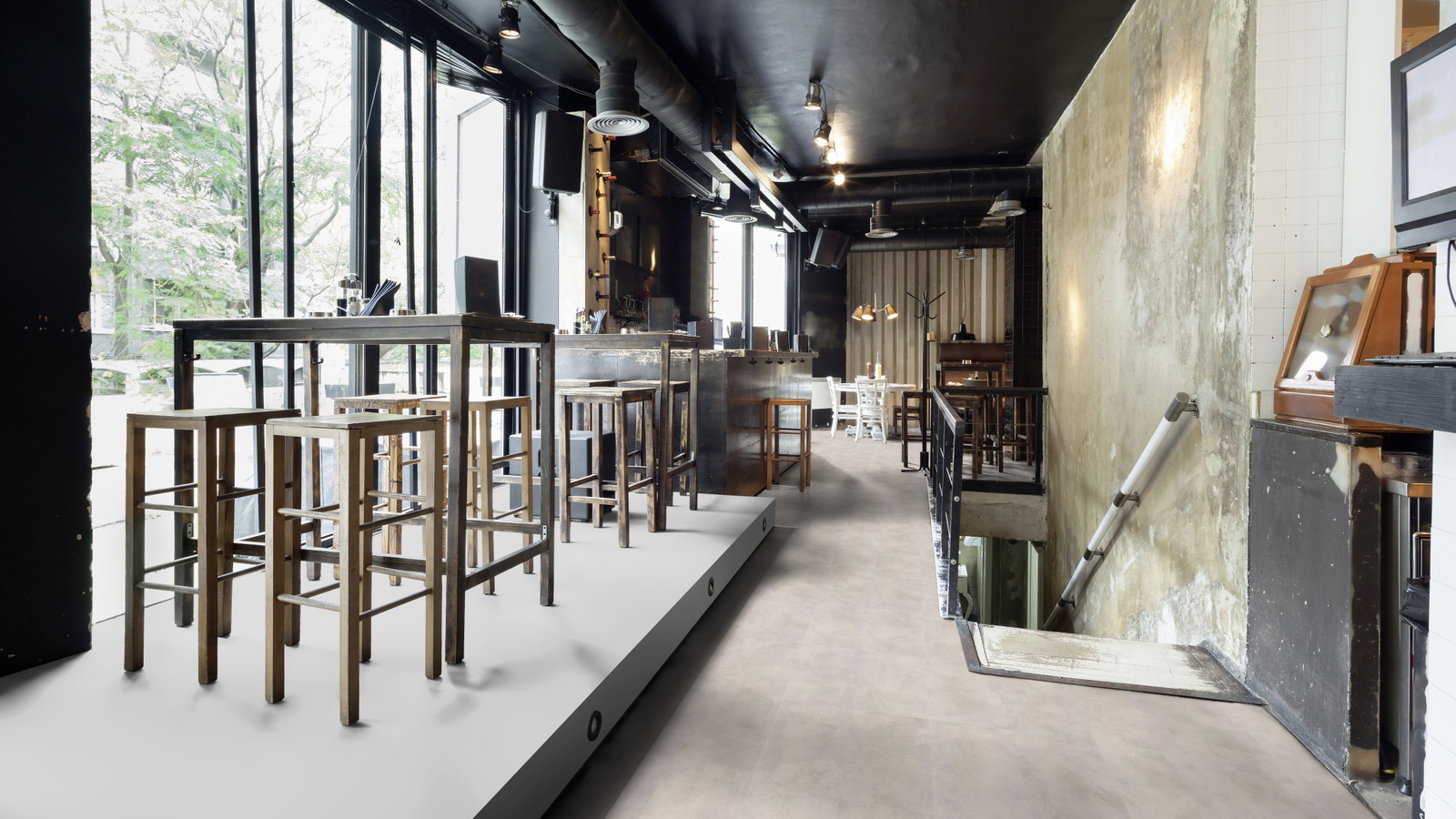 Milieubild Restaurant - Bar mit Tischen und Hockern - wineo PLC317R