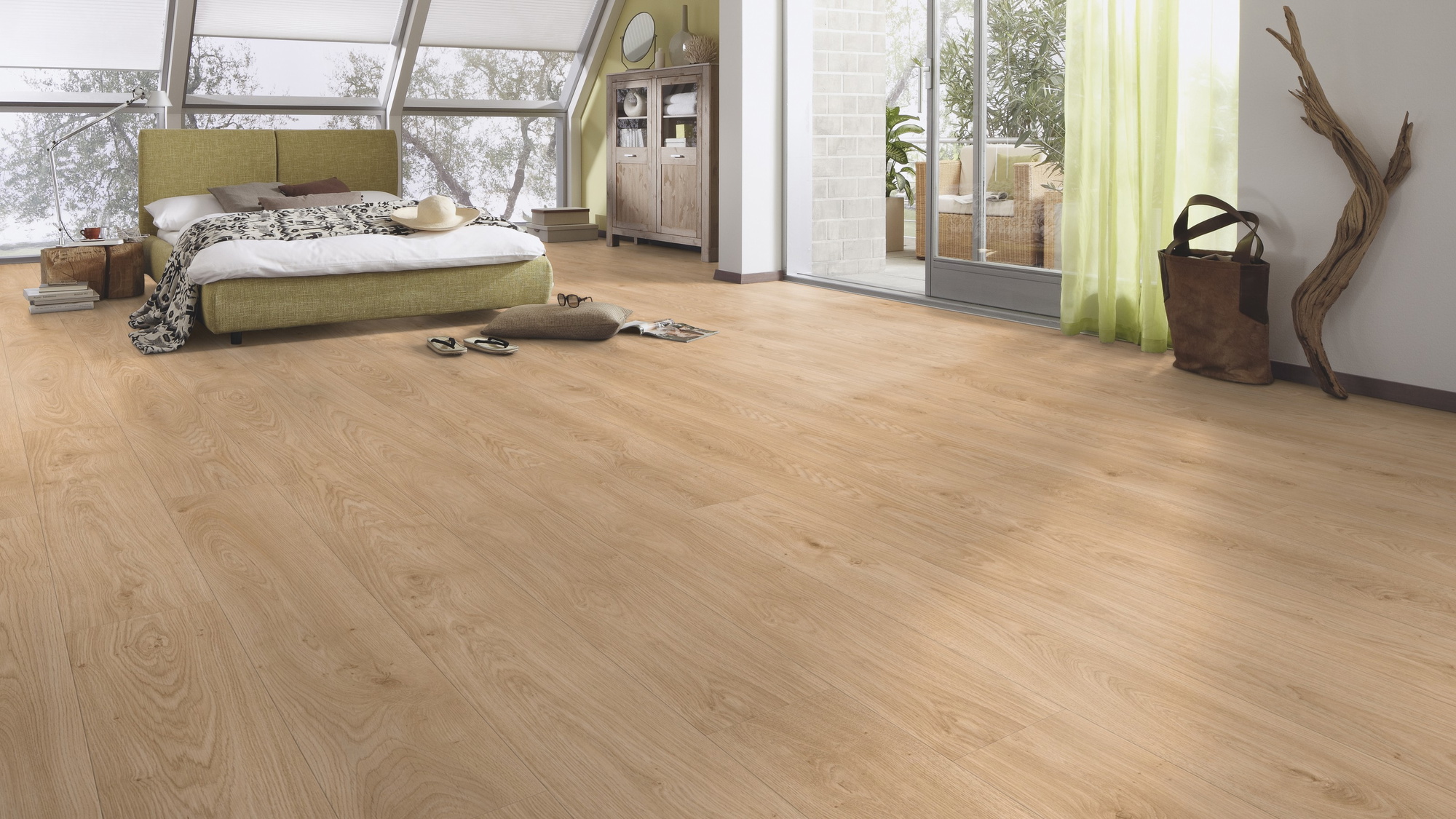 Milieubild Schlafzimmer im modernen Dachgeschoss - Meister Laminat LD 150 Eiche relax pure Milieubild Schlafzimmer im modernen Dachgeschoss - Meister 600017-1288198-07113